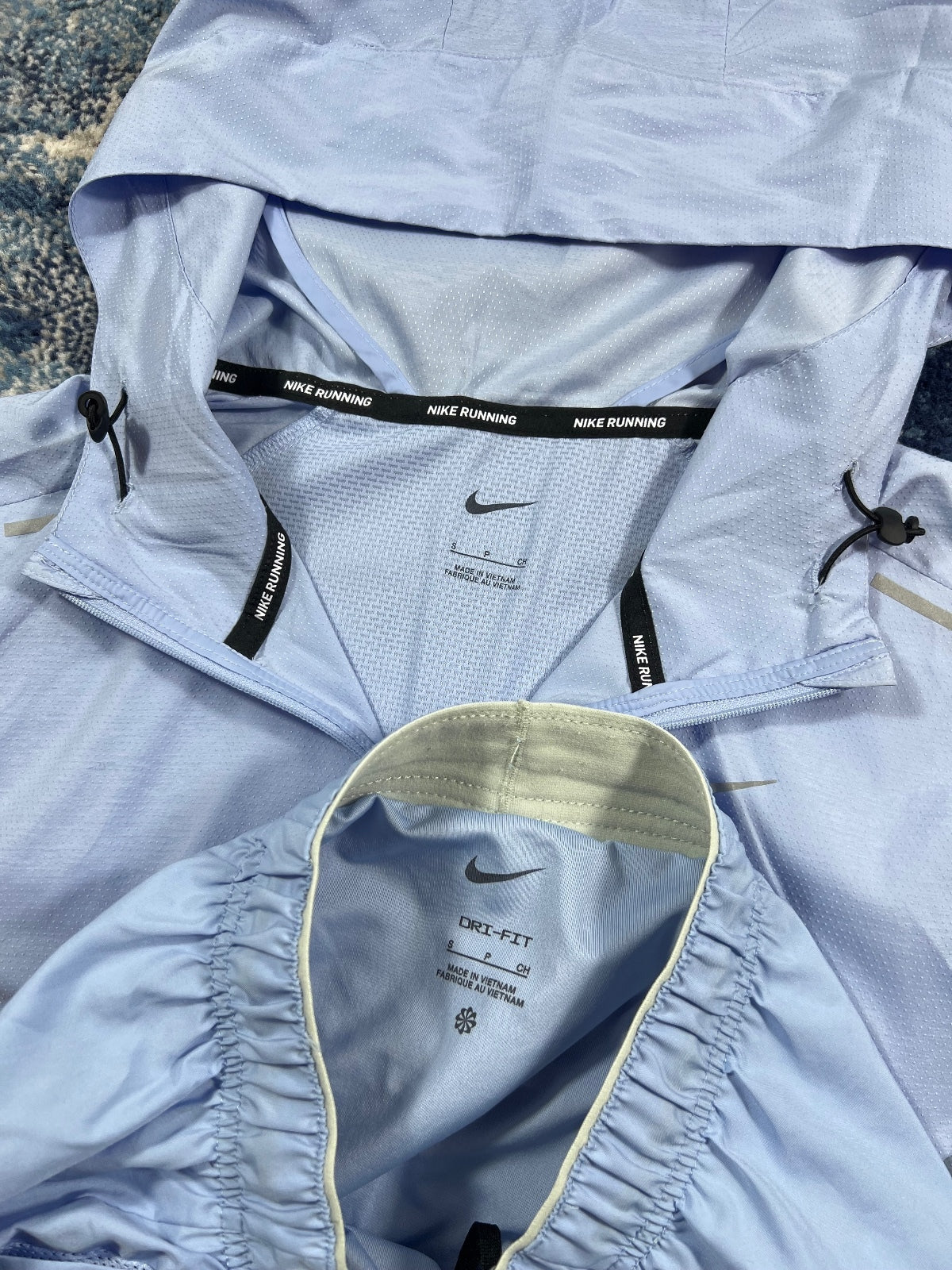 Nike Packable Repel Miler Windrunner Jacket / Challenger Shorts Set – LightBlue, Men's Small in LightBlue, men's Small –…