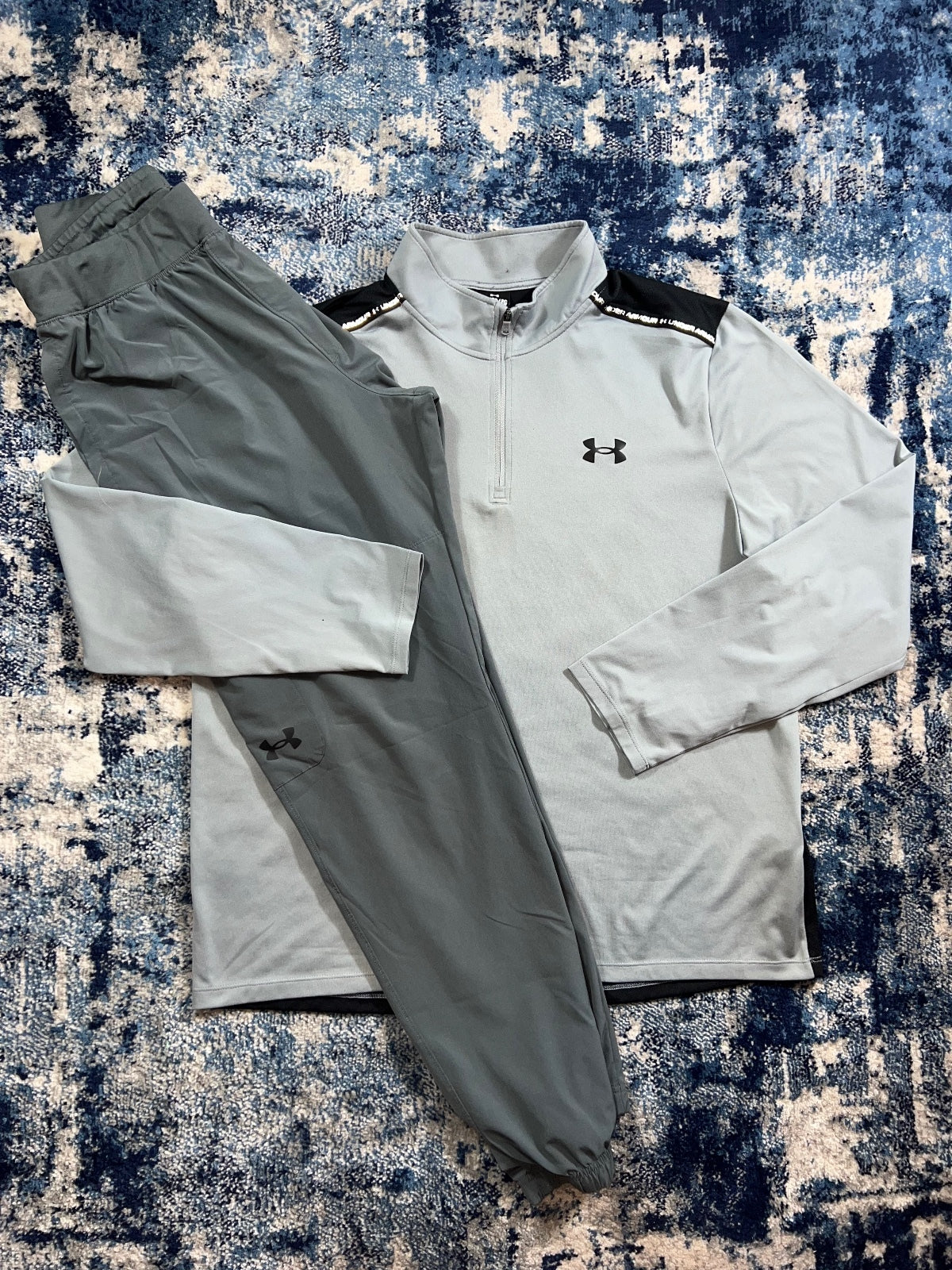 Under Armour 1/4 Zip / Cargo Bottoms Tracksuit Set – Gray, Men's Large in Gray, men's Large – front view