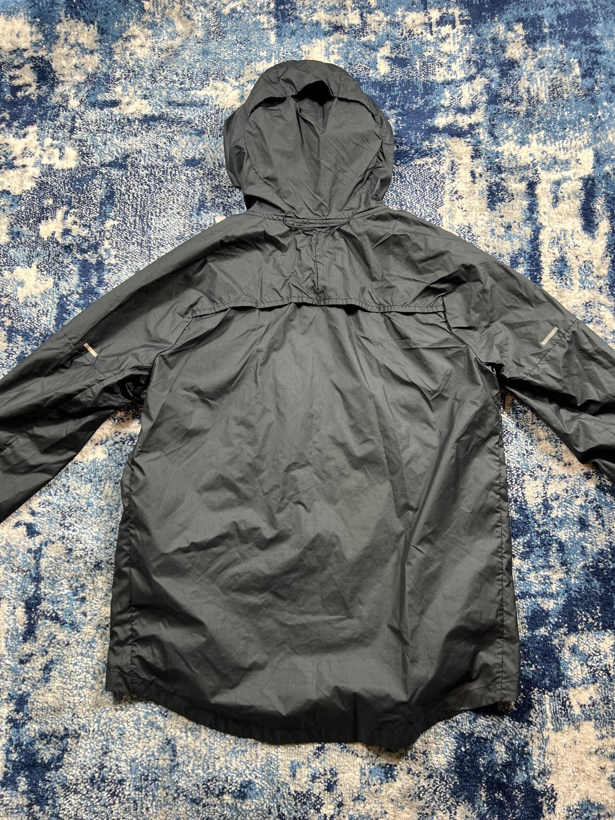 Nike Running Storm Fit Windrunner Jacket – Black, Men's Small in Black, men's Small – detail view