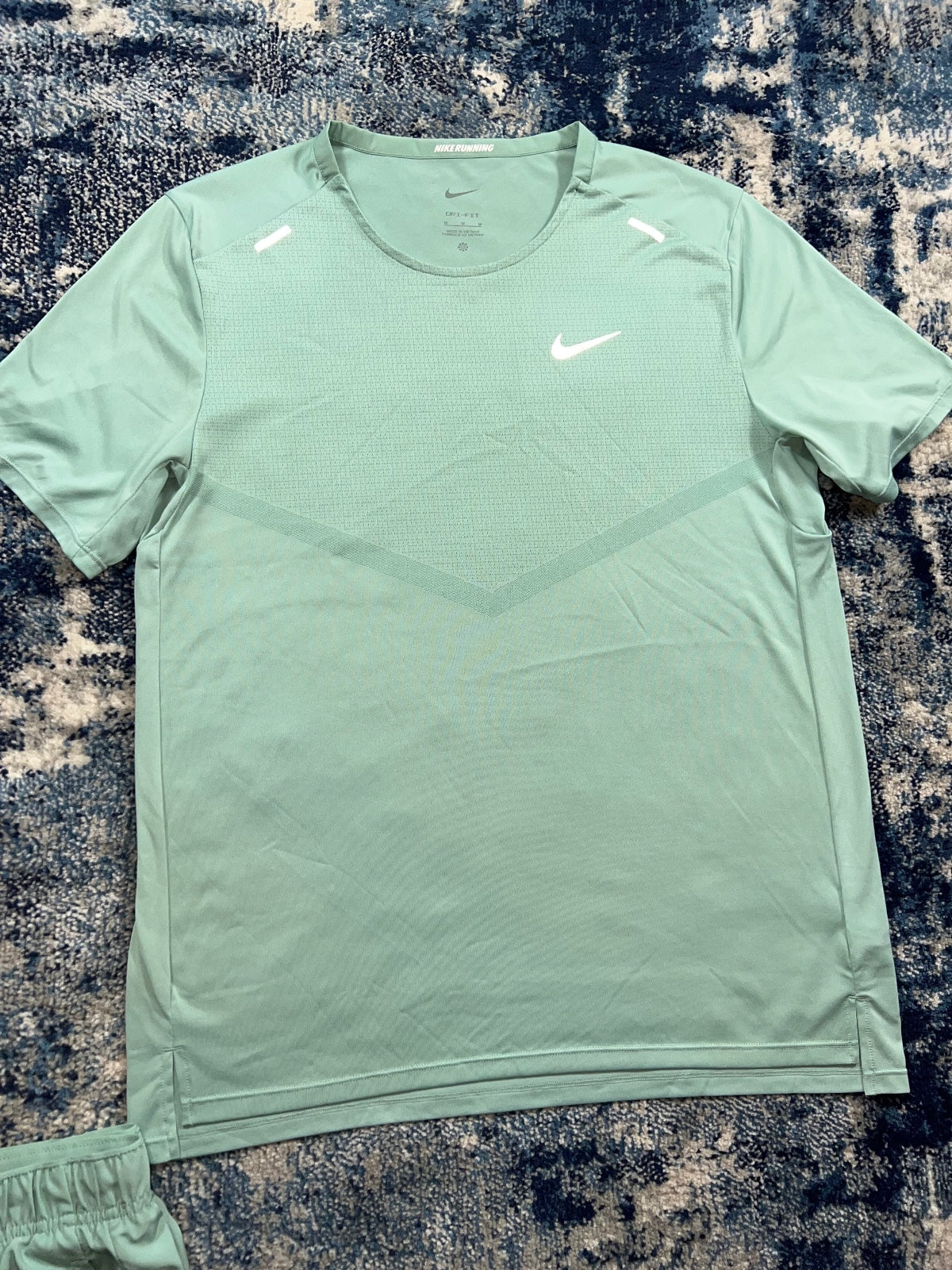 Nike Rise 365 Miler T-Shirt / Challenger Shorts Running Gym Set - product image