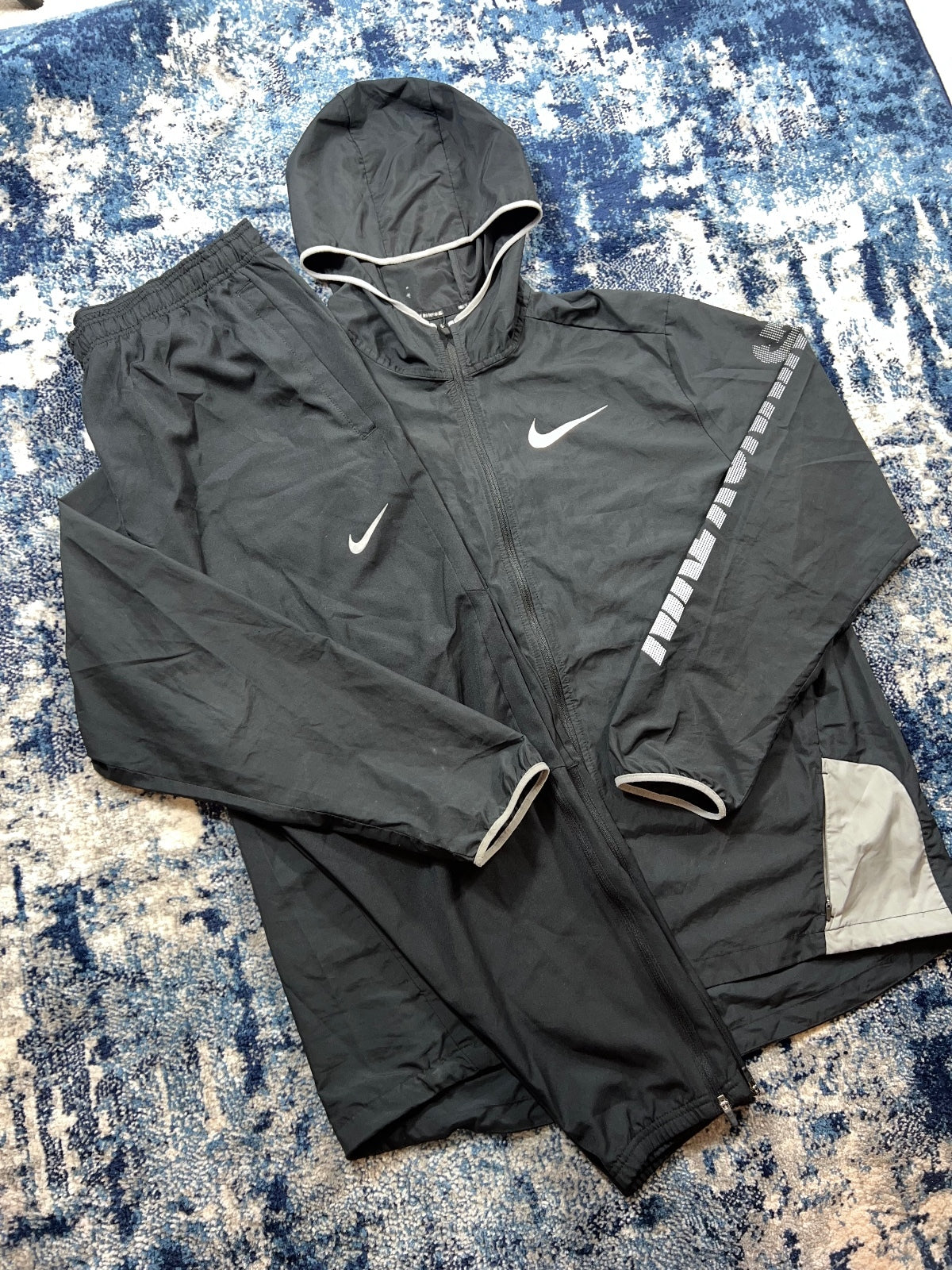 Nike Running Windrunner Jacket / Dri Fit Bottoms Tracksuit Set – Black, Men's Large in Black, men's Large – alternate view