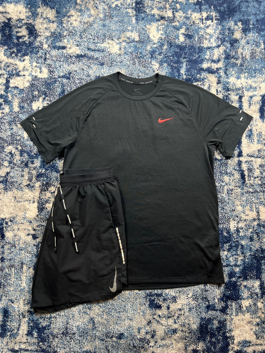 Nike Stride ADV T Shirt / Flex Stride Shorts Running Gym Set – Black, Men's Medium in Black, men's Medium – front view