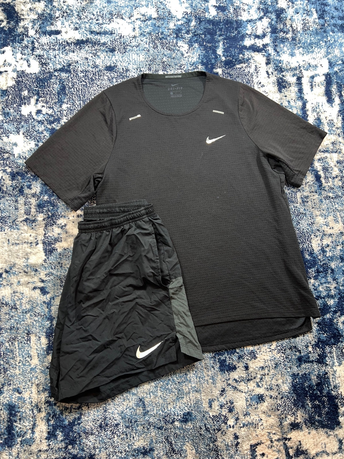 Nike Miler Rise 365 T-Shirt / Challenger Shorts Set - product image