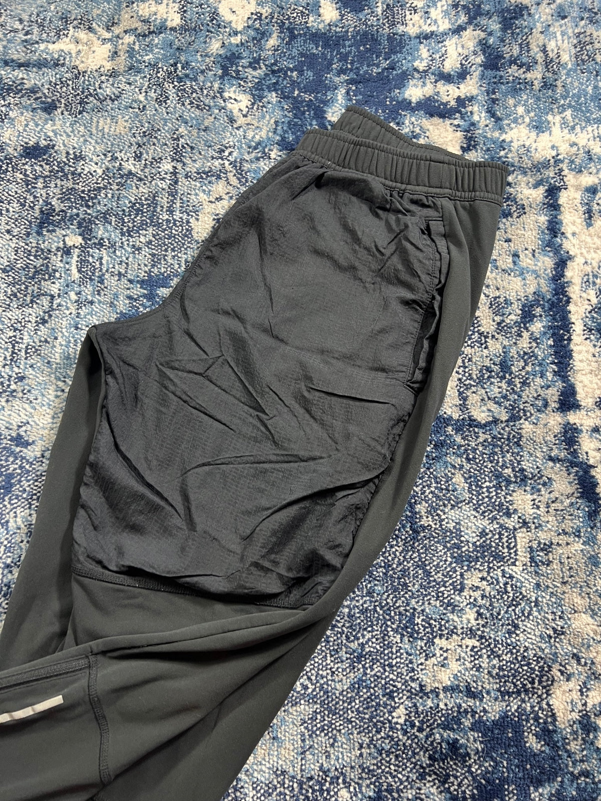 Nike Running Tracksuit Bottoms – Black, Men's Medium in Black, men's Medium – detail view
