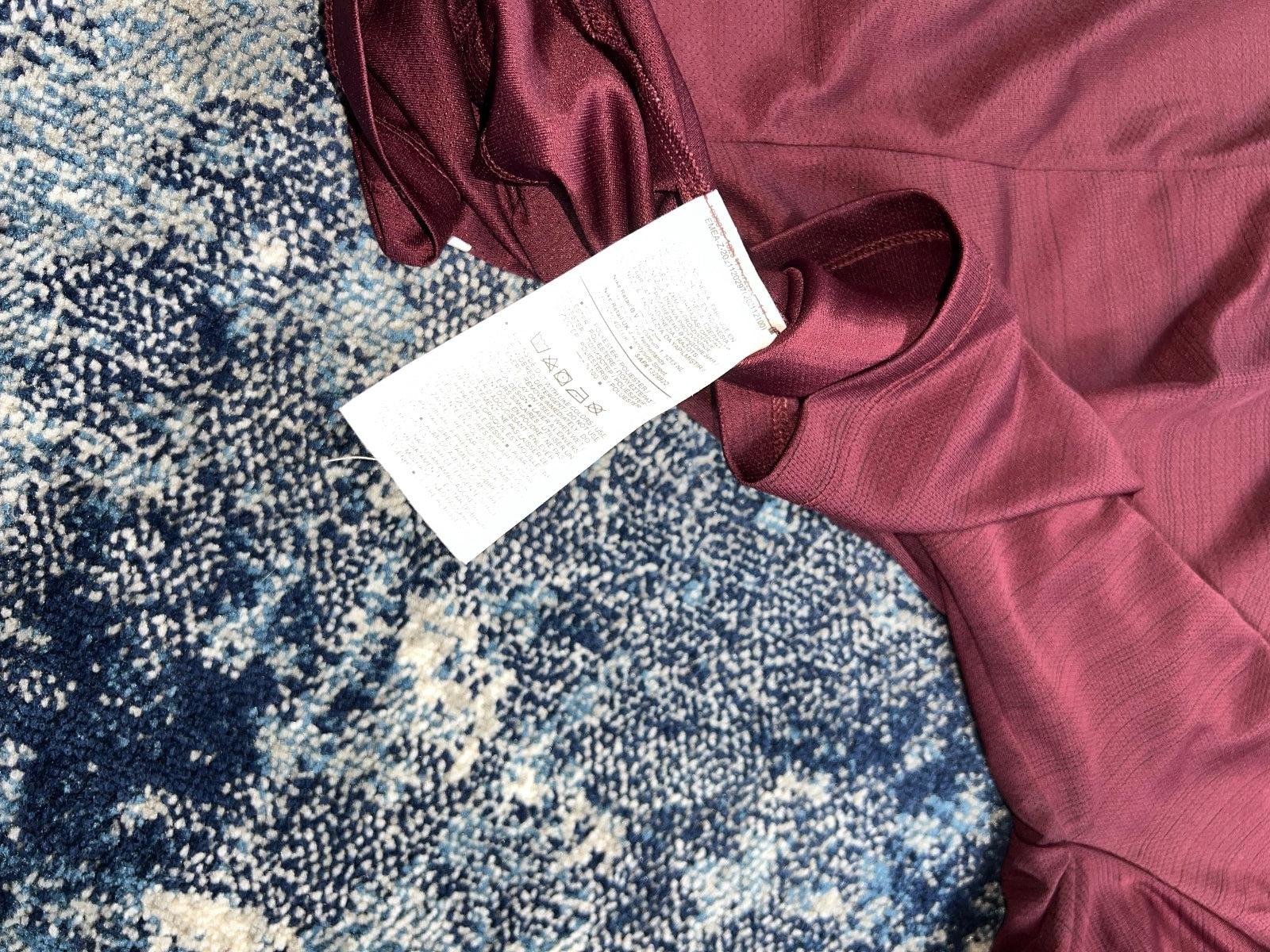 Nike Miler T Shirt / Challenger Shorts Running Gym Set – Burgundy, Men's Small in Burgundy, men's Small – detail view