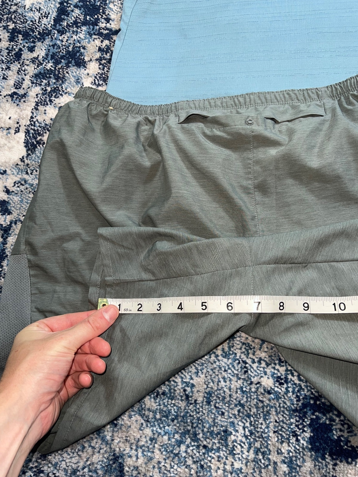 Nike Miler Running Vest / Challenger Shorts Running Gym Set – Gray, Men's XL in Gray, men's XL – detail view