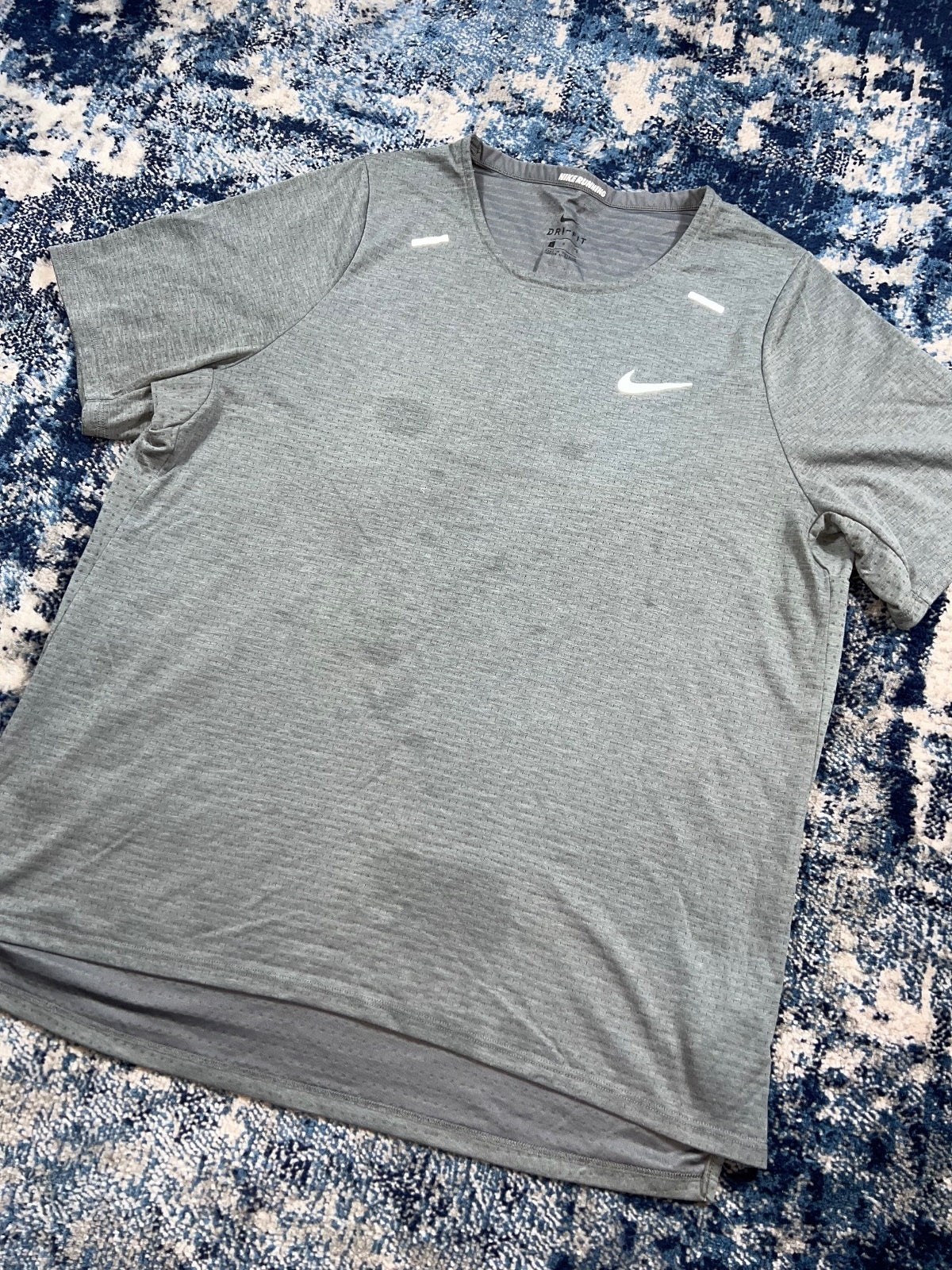 Nike Rise 365 T Shirt – Gray, Men's Large in Gray, men's Large – detail view