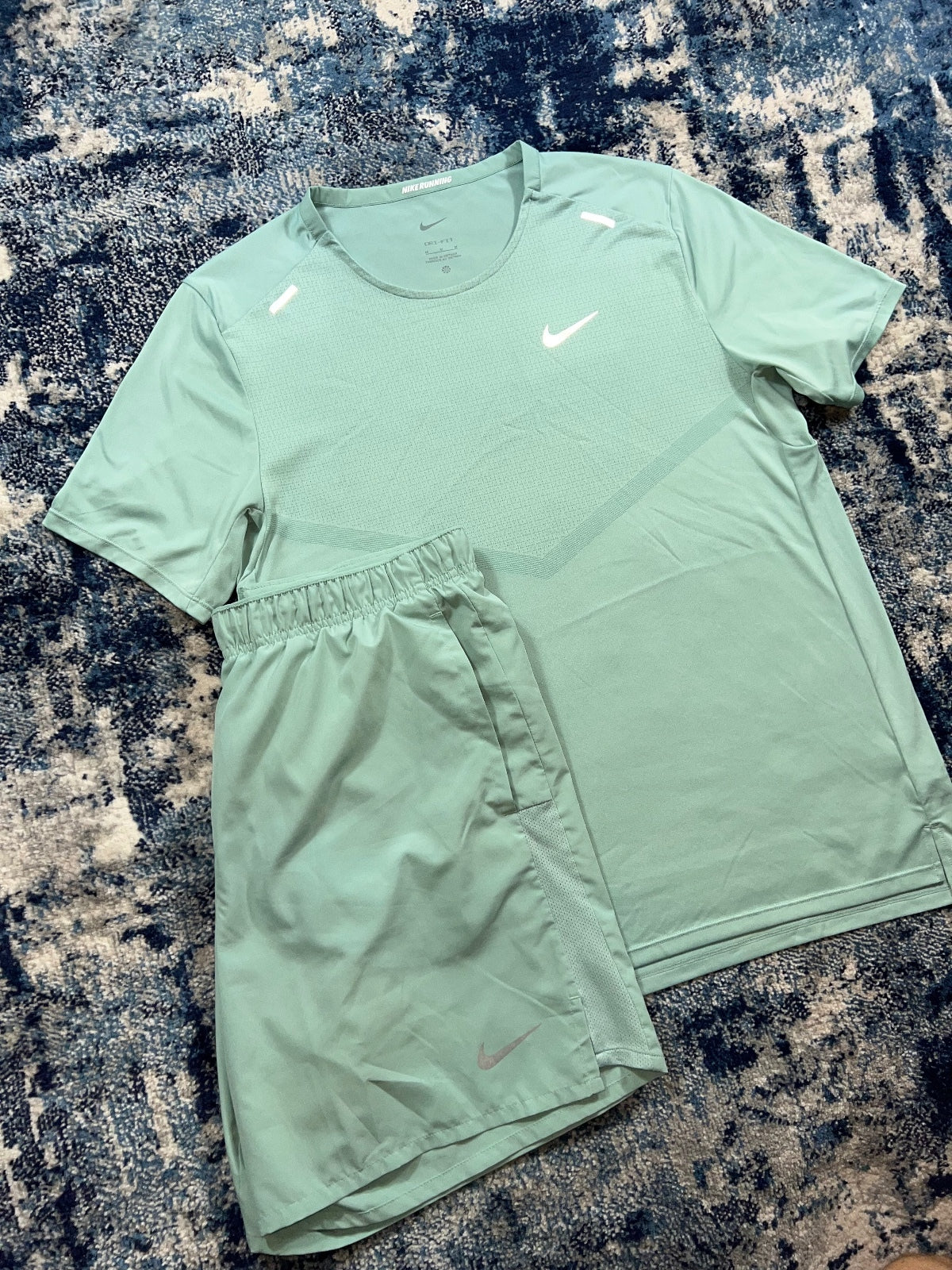 Nike Rise 365 Miler T-Shirt / Challenger Shorts Running Gym Set - product image
