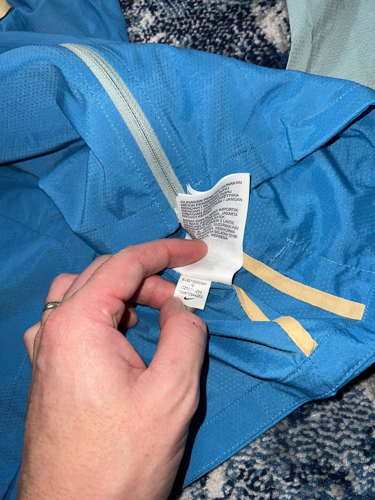 Nike Repel UV Packable Windrunner Jacket – Blue, Men's Medium in Blue, men's Medium – detail view
