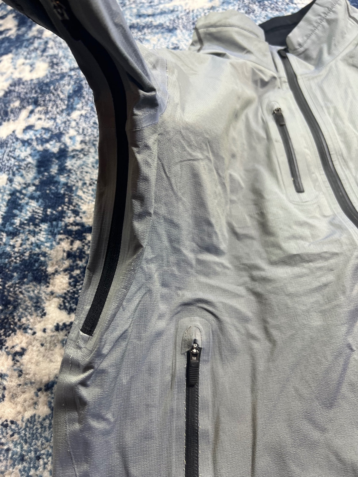 Nike Technical Shield Running Dri Fit Windrunner Jacket – Silver, Men's Extra Small in Silver, men's Extra Small – detail…