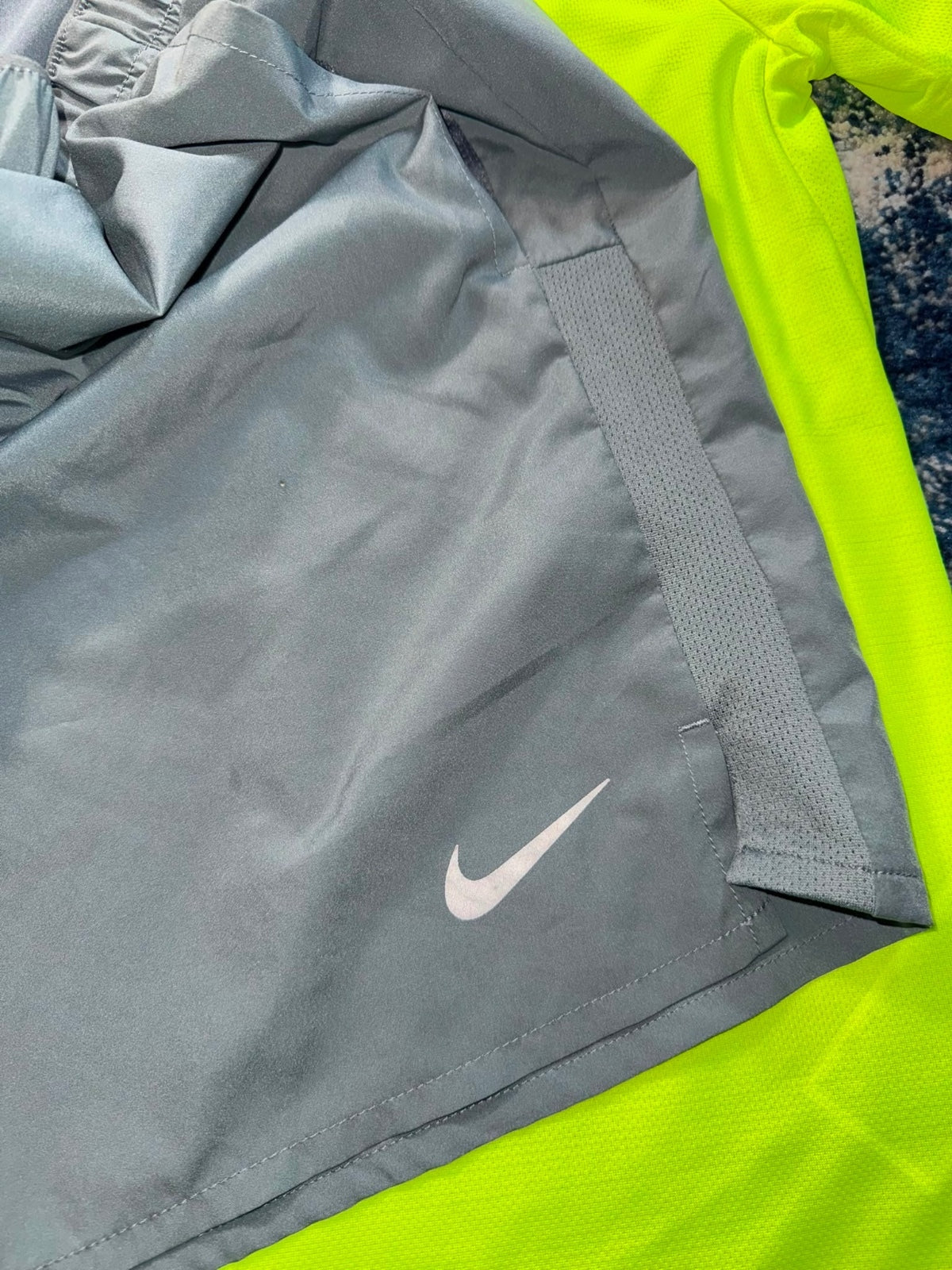 Nike Miler T Shirt / Challenger Shorts Running Gym Set – Yellow, Men's Large in Yellow, men's Large – detail view
