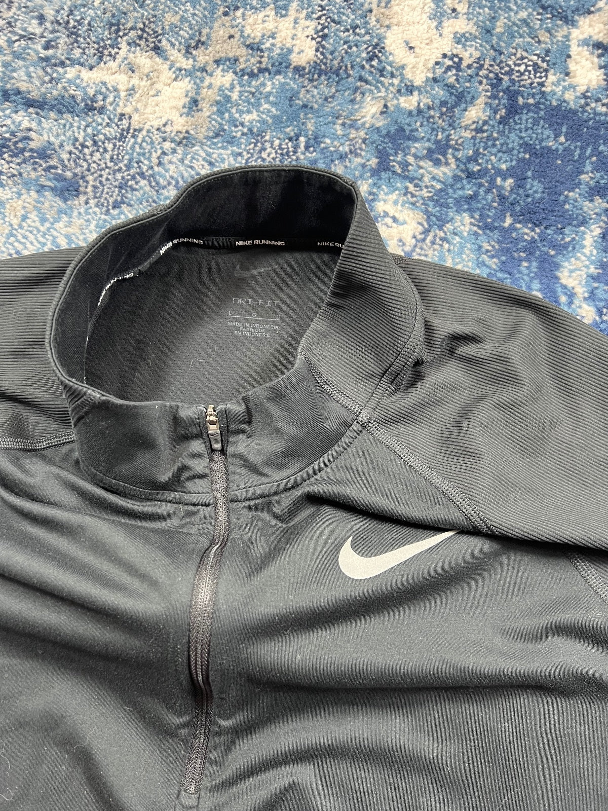 Nike Running Element 1/4 Zip – Black, Men's Large in Black, men's Large – detail view