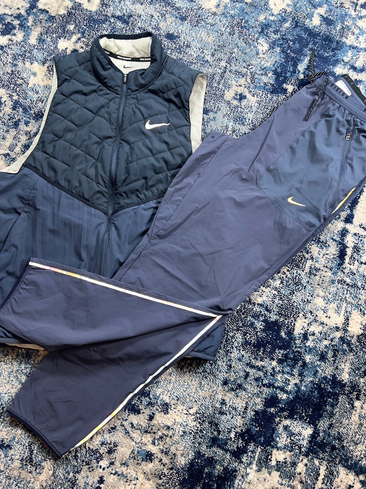 Nike Therma-FIT Gilet Body Warmer / Running Division Bottoms Tracksuit Set Bundle - product image