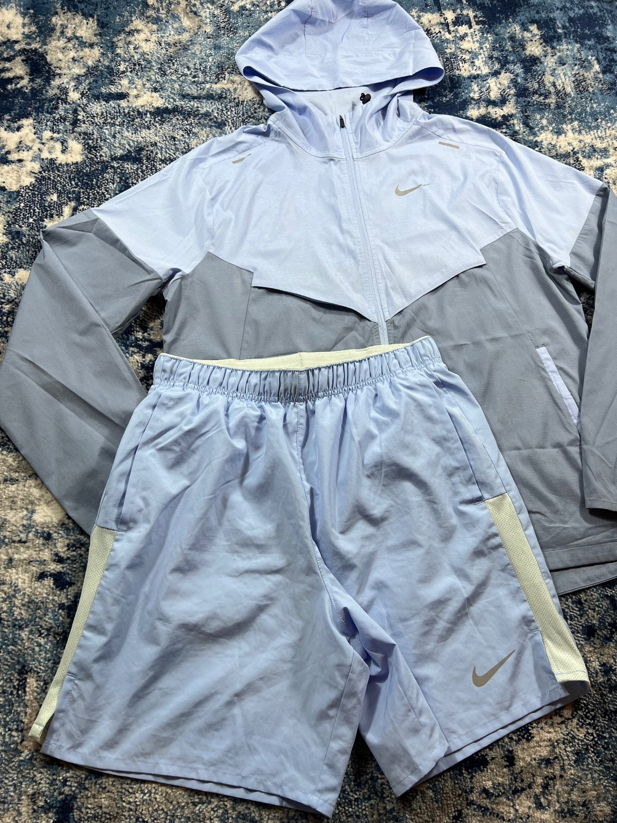 Nike Packable Repel Miler Windrunner Jacket / Challenger Shorts Set – LightBlue, Men's Small in LightBlue, men's Small –…
