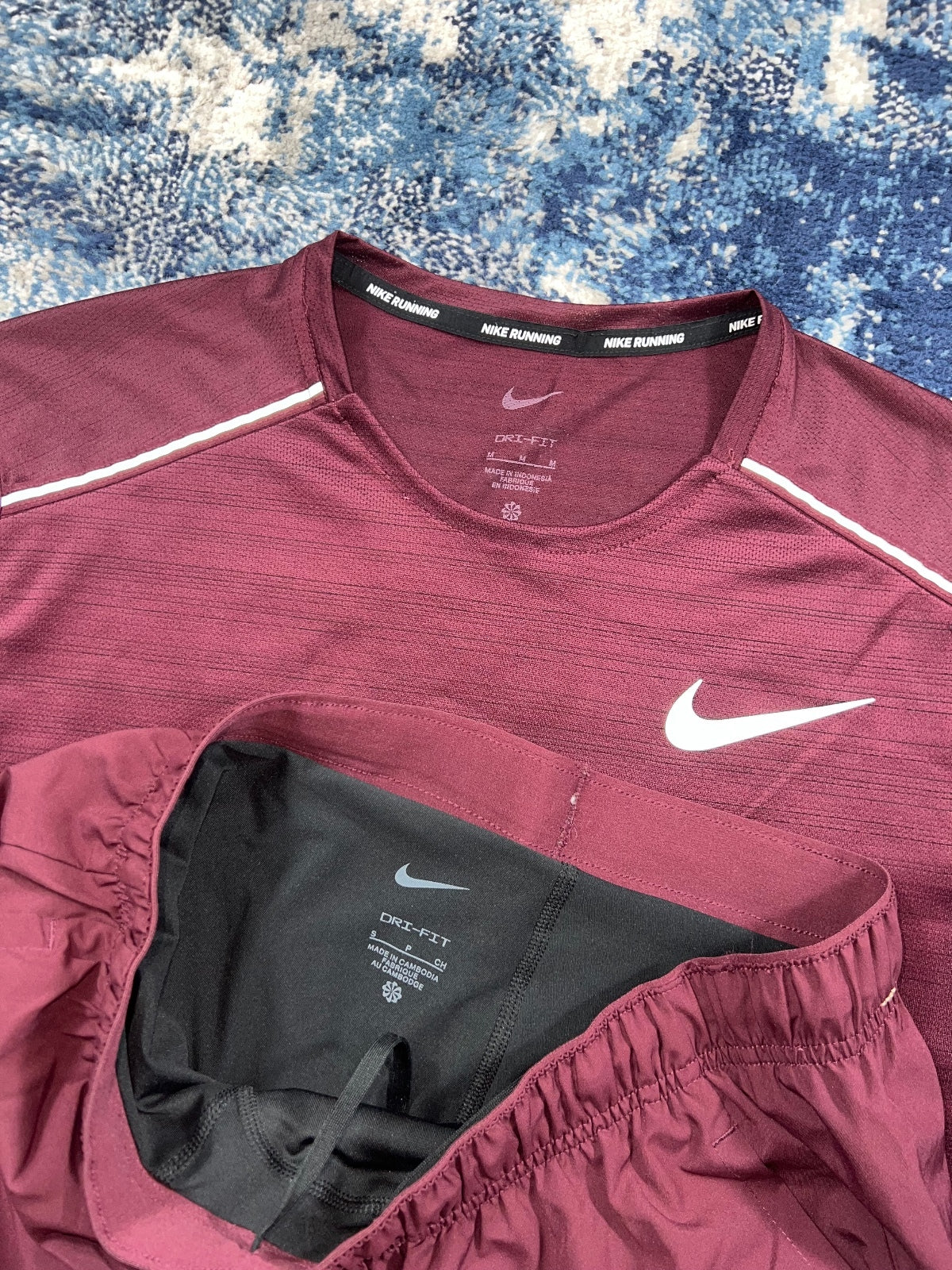 Nike Miler T Shirt / Challenger Shorts Running Gym Set – Burgundy, Men's Small in Burgundy, men's Small – alternate view