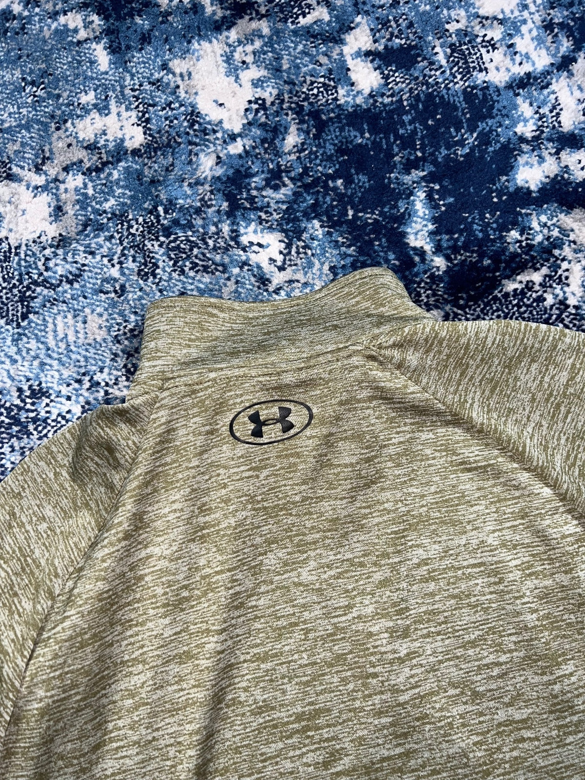 Under Armour Lightweight 1/4 Zip – Khaki, Men's Large in Khaki, men's Large – detail view