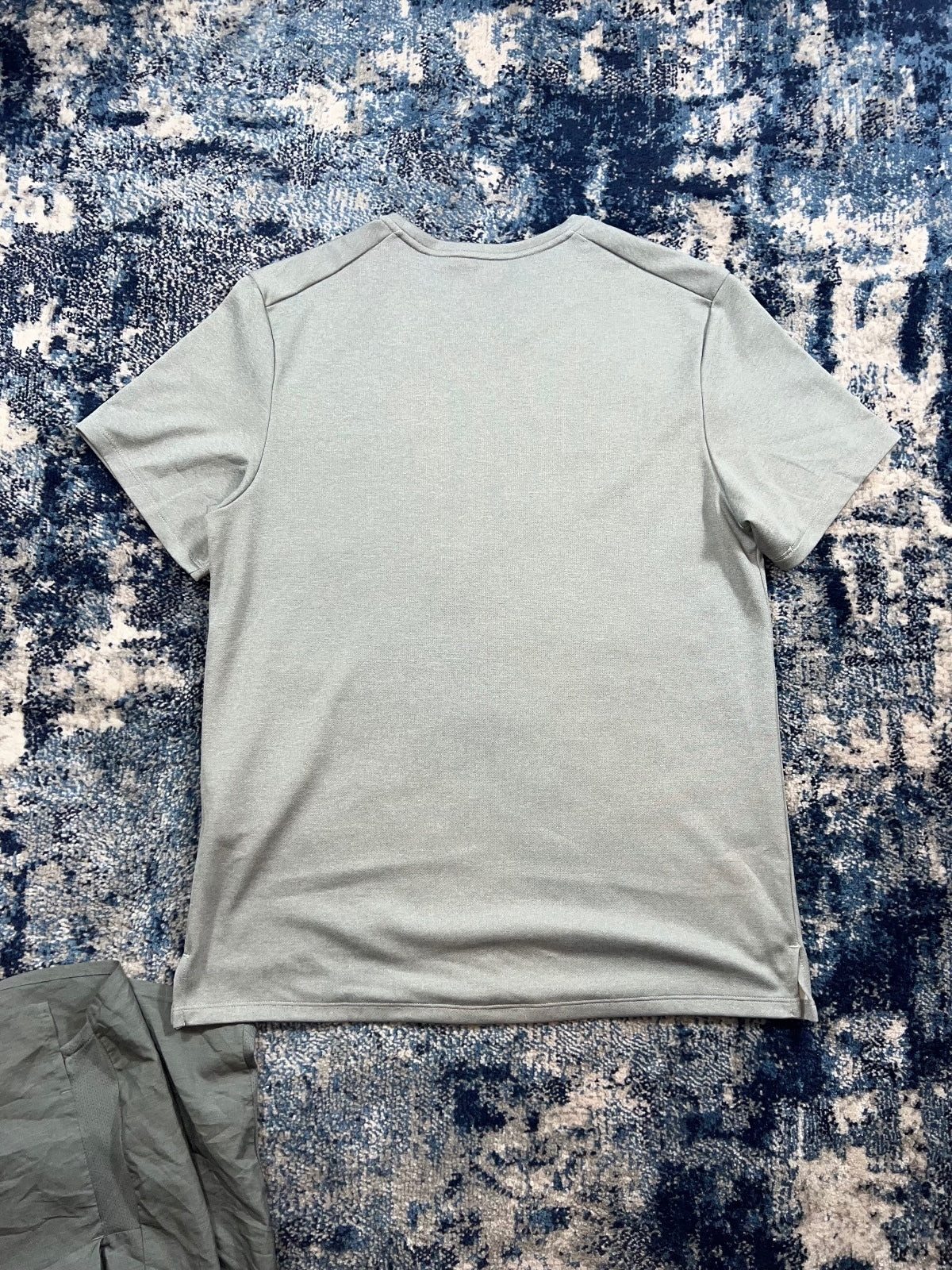 Nike Miler T Shirt / Challenger Shorts Running Gym Set – Grey, Men's Medium in Grey, men's Medium – detail view