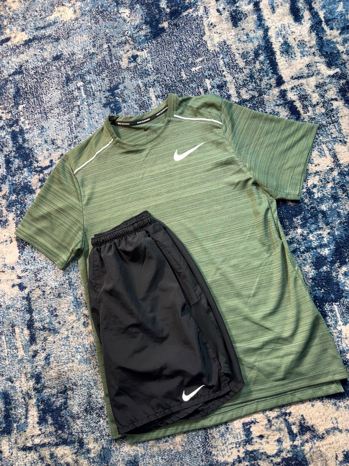 Nike Miler T Shirt / Challenger Shorts Running Gym Set – Khaki, Men's Small in Khaki, men's Small – detail view