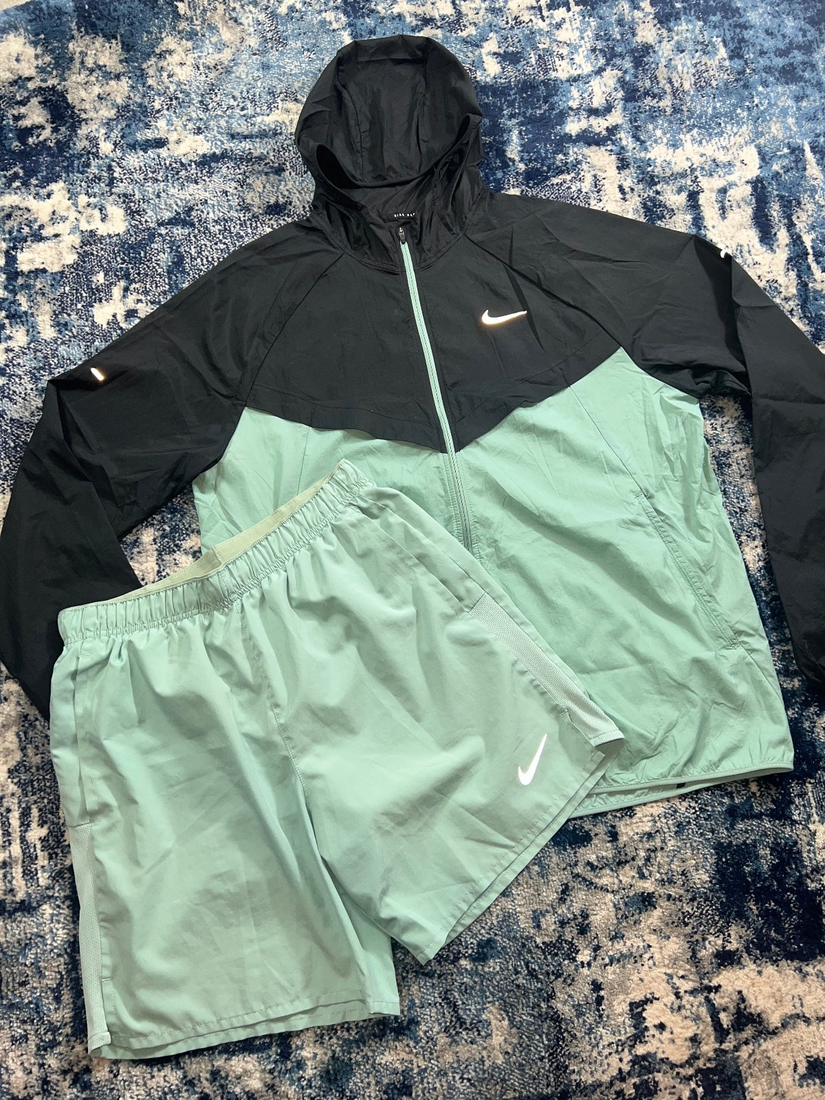 Nike Stride Dri-FIT Windrunner / Challenger Shorts Tracksuit Set - product image