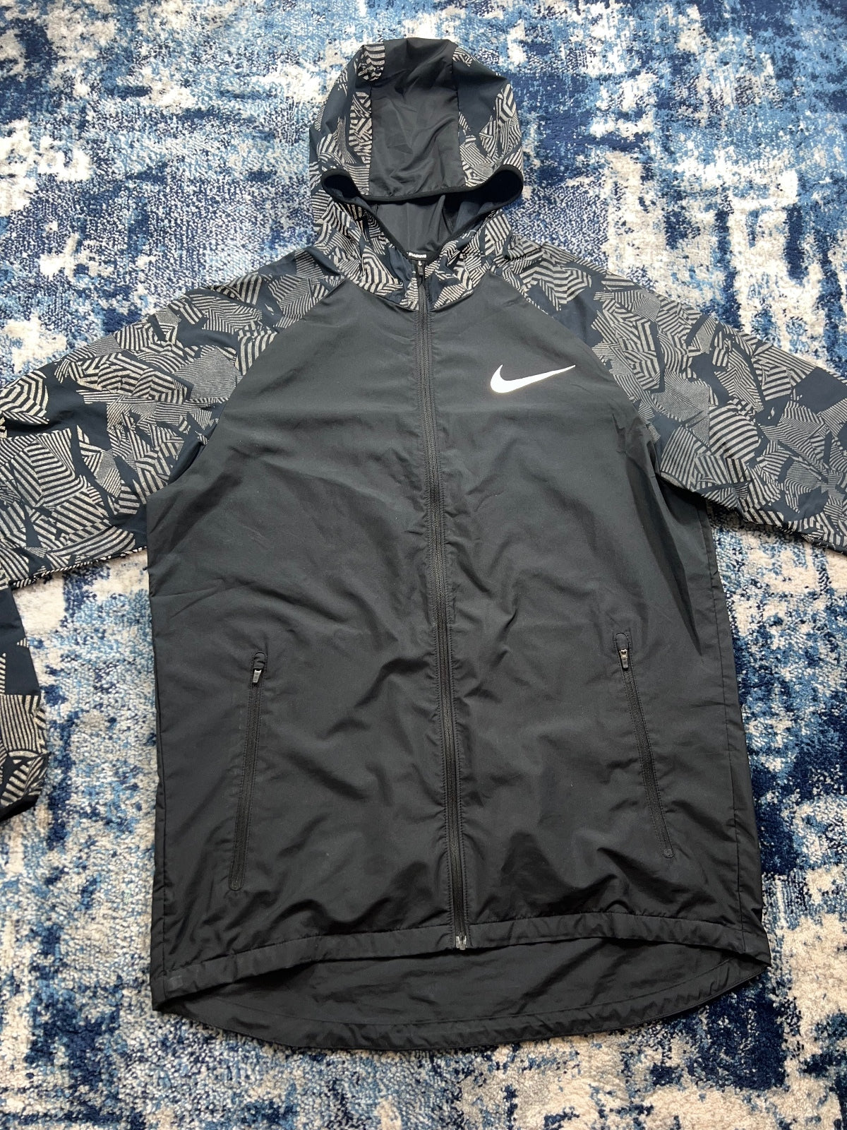 Nike Flash Reflective Running Festival Windrunner Jacket – Black, Men's Medium in Black, men's Medium – detail view