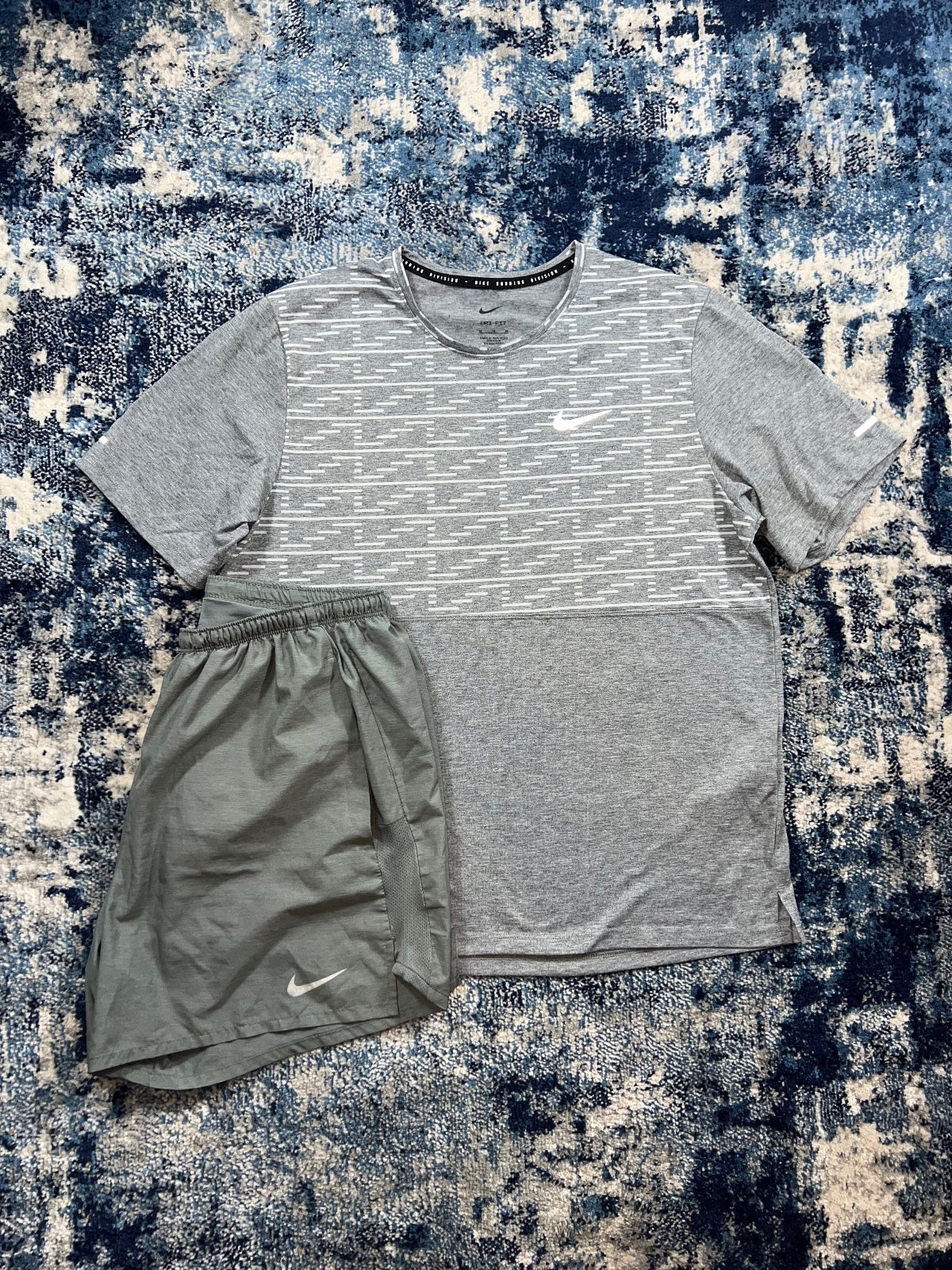 Nike Running Division T-Shirt / Challenger Shorts Running Gym Set