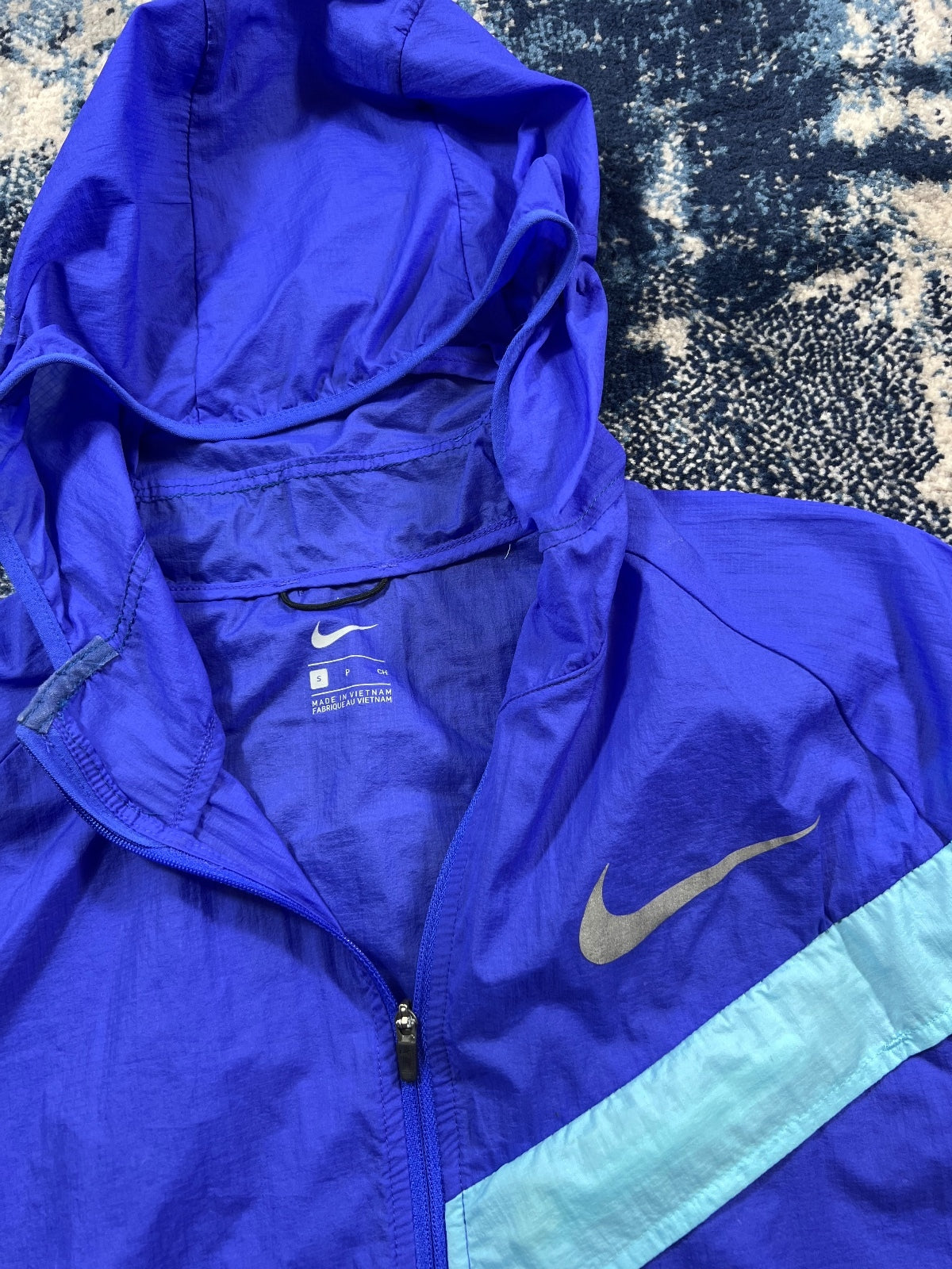 Nike Lightweight Windrunner Jacket Small Men's Blue - product image