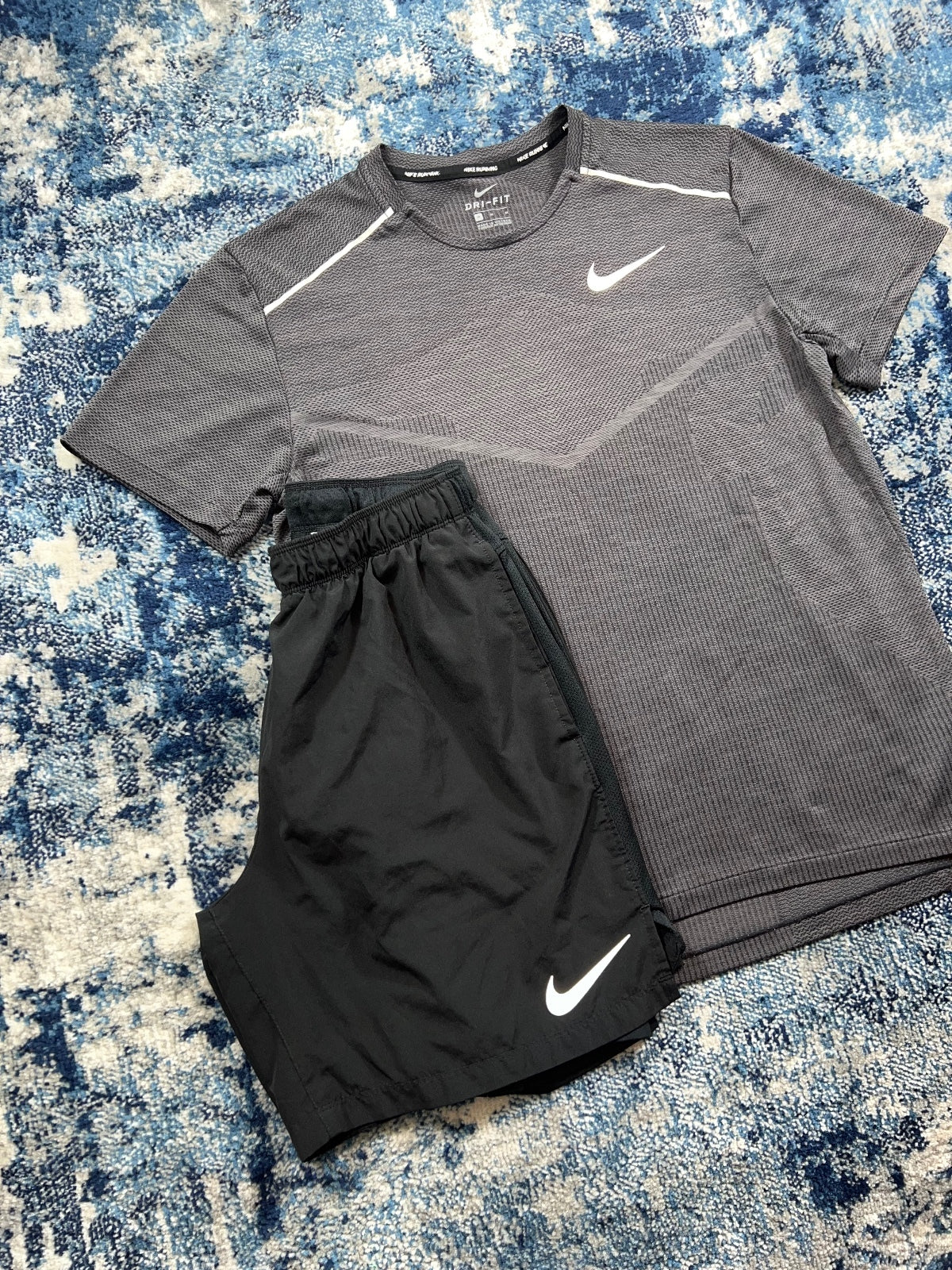 Nike Tech Knit Ultra T Shirt / Challenger Shorts Running Gym Set – Gray, Men's Medium in Gray, men's Medium – alternate view
