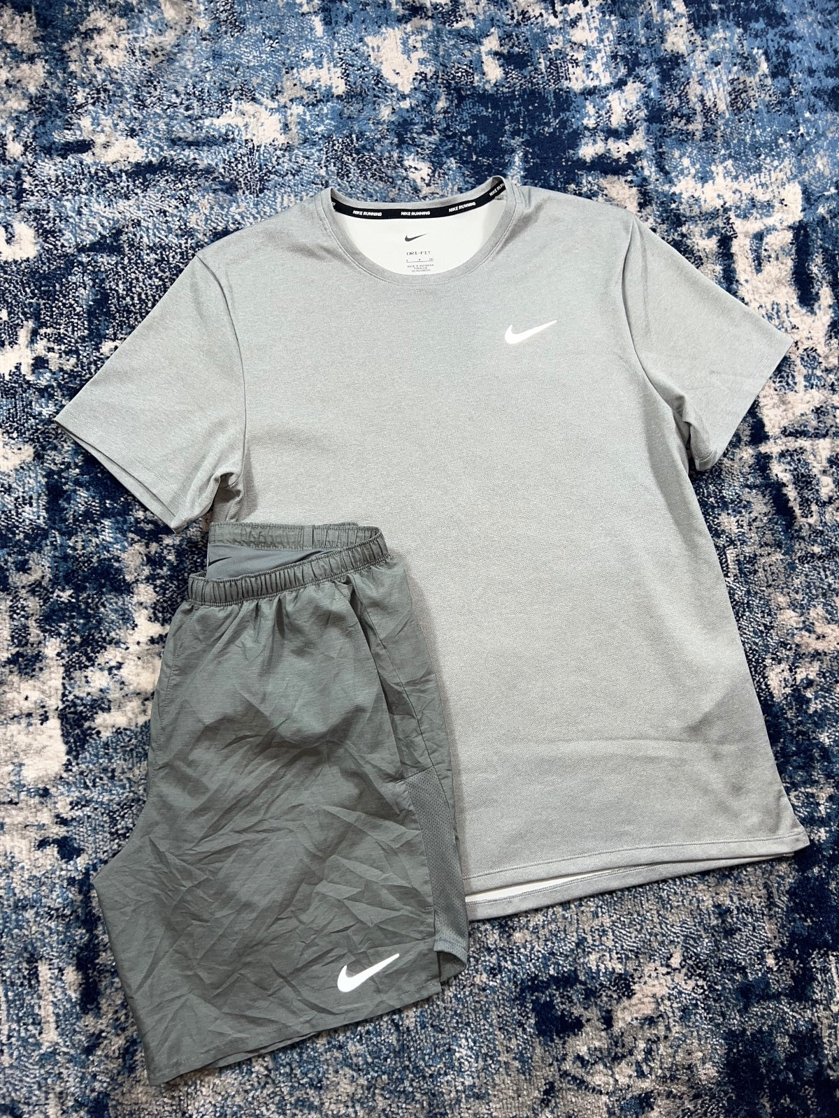 Nike Miler T Shirt / Challenger Shorts Running Gym Set – Grey, Men's Medium in Grey, men's Medium – alternate view