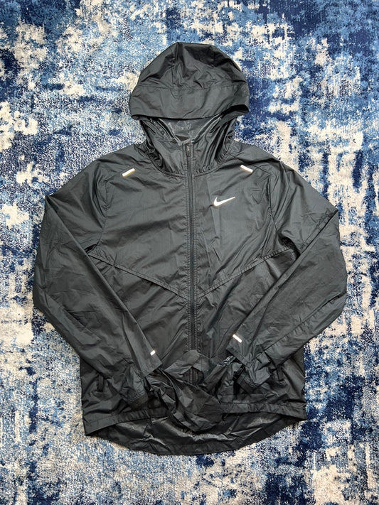 Nike ShieldRunning Storm Fit Running Jacket – Black, Men's Small in Black, men's Small – front view