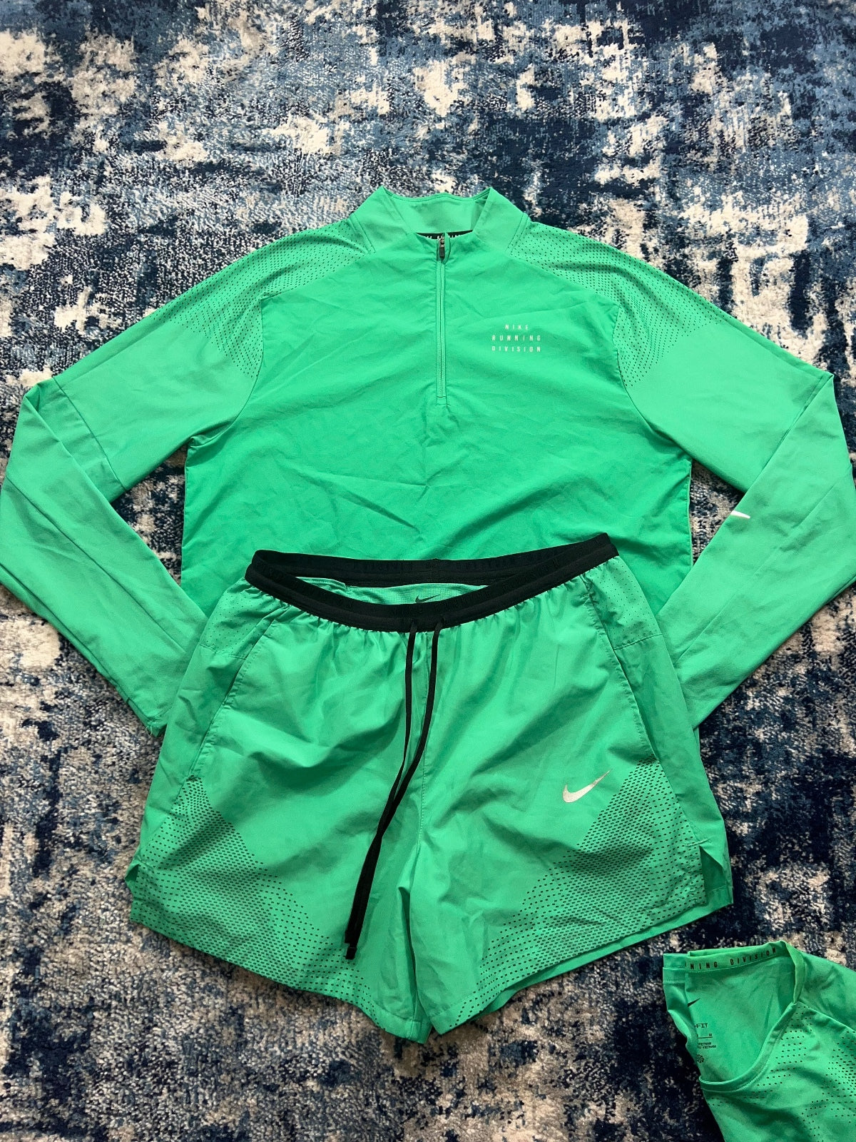 Nike Running Division 1/4 Zip 3 Piece Tracksuit Set – Green, Men's Medium in Green, men's Medium – alternate view