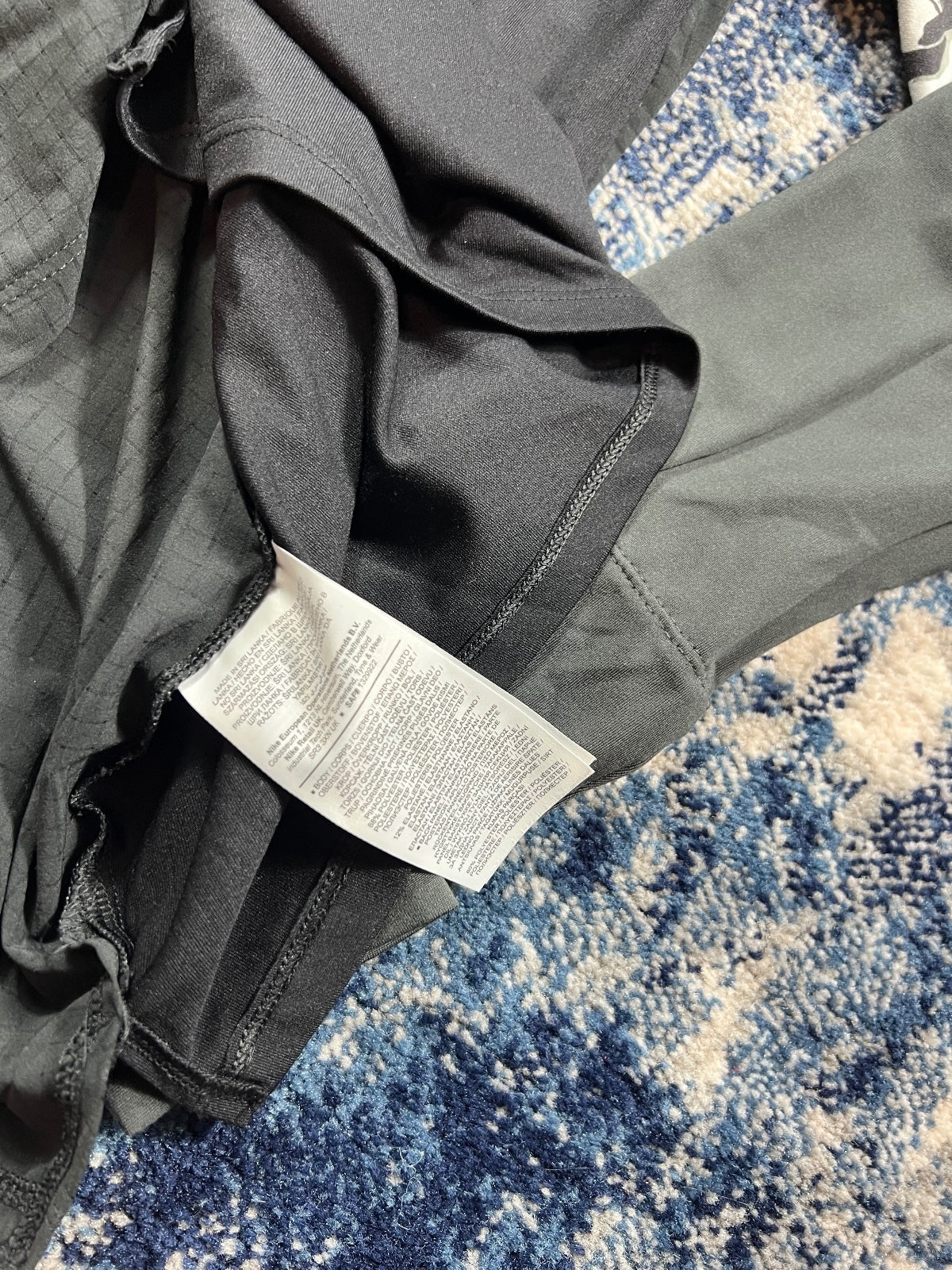 Nike Trail Rare 1/4 Zip – Black, Men's Medium in Black, men's Medium – detail view