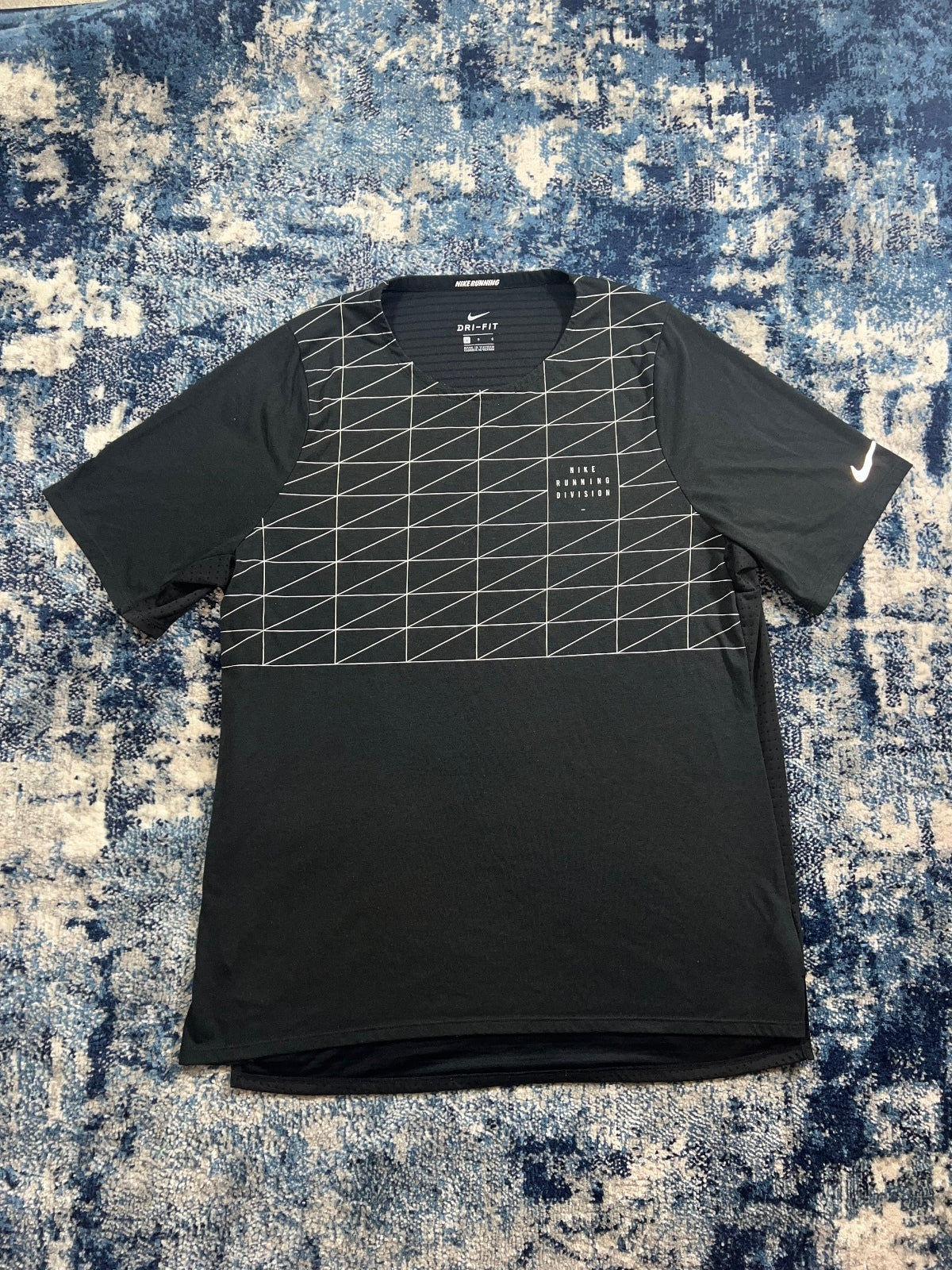 Nike Running Division Dri-FIT Miler Rise 365 T-Shirt
