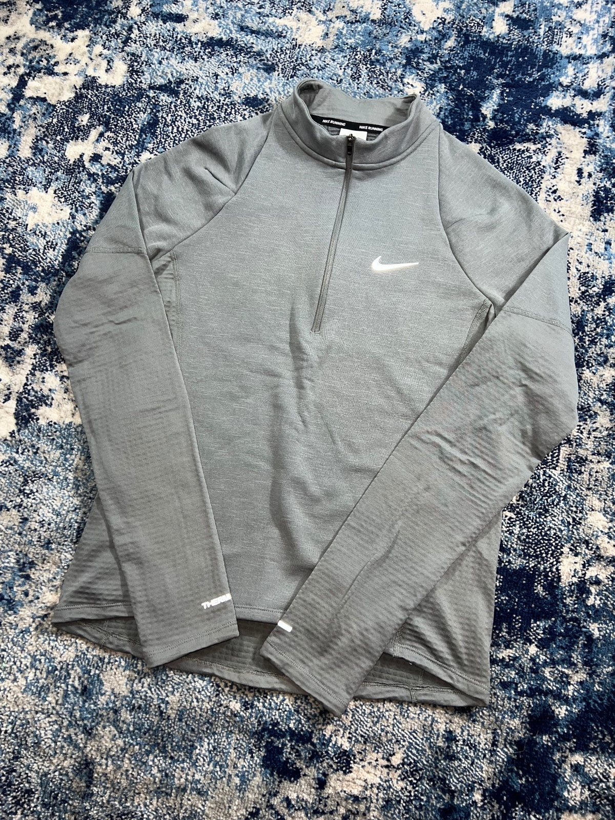 Nike Running Sphere Element Therma Fit 1/4 Zip – Gray, Men's Small in Gray, men's Small – detail view