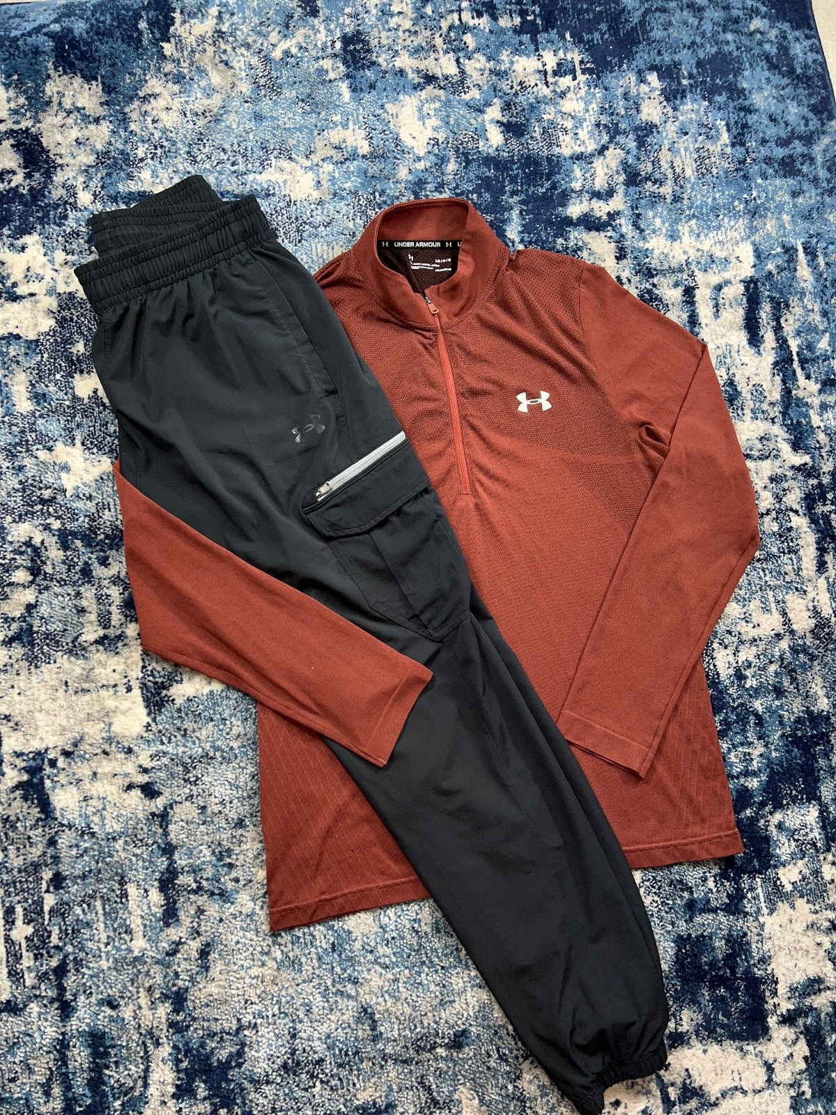 Under Armour Fitted 1/4 Zip / Black Cargo Bottoms Tracksuit Set - product image