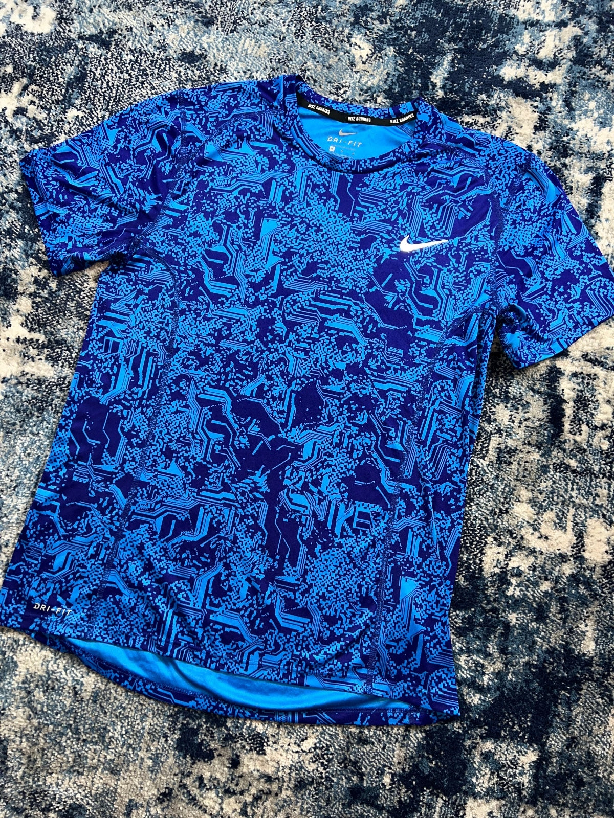 Nike Liquid Camo Digital Miler T Shirt – Blue, Men's Medium in Blue, men's Medium – alternate view