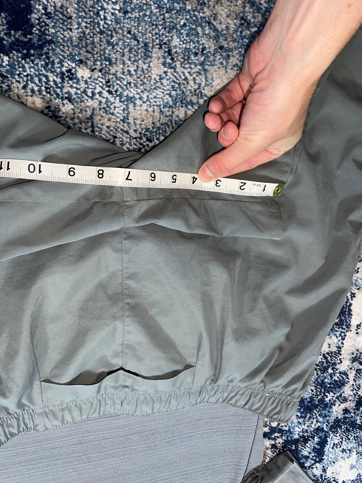 Nike Miler T-Shirt / Challenger Shorts Set – Gray, Men's Large in Gray, men's Large – detail view