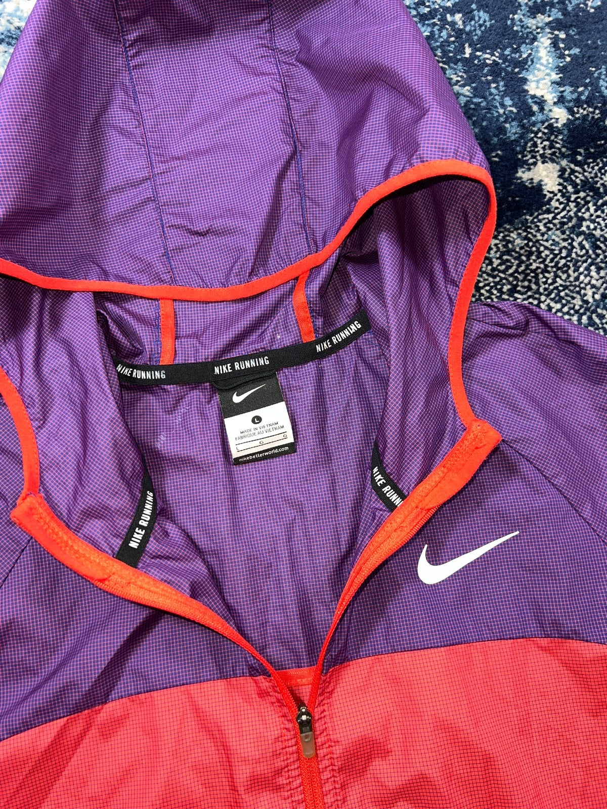 Nike Women’s Windrunner Jacket – Purple, Women's Small in Purple, men's Small – detail view