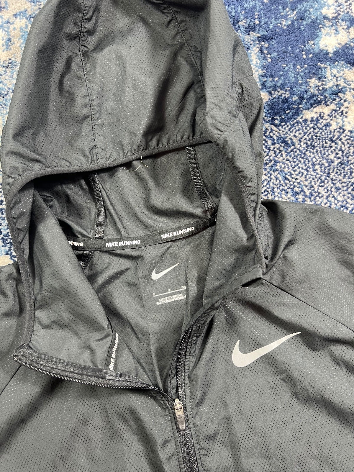 Nike Essentials Windrunner Jacket – Black, Men's Small in Black, men's Small – alternate view
