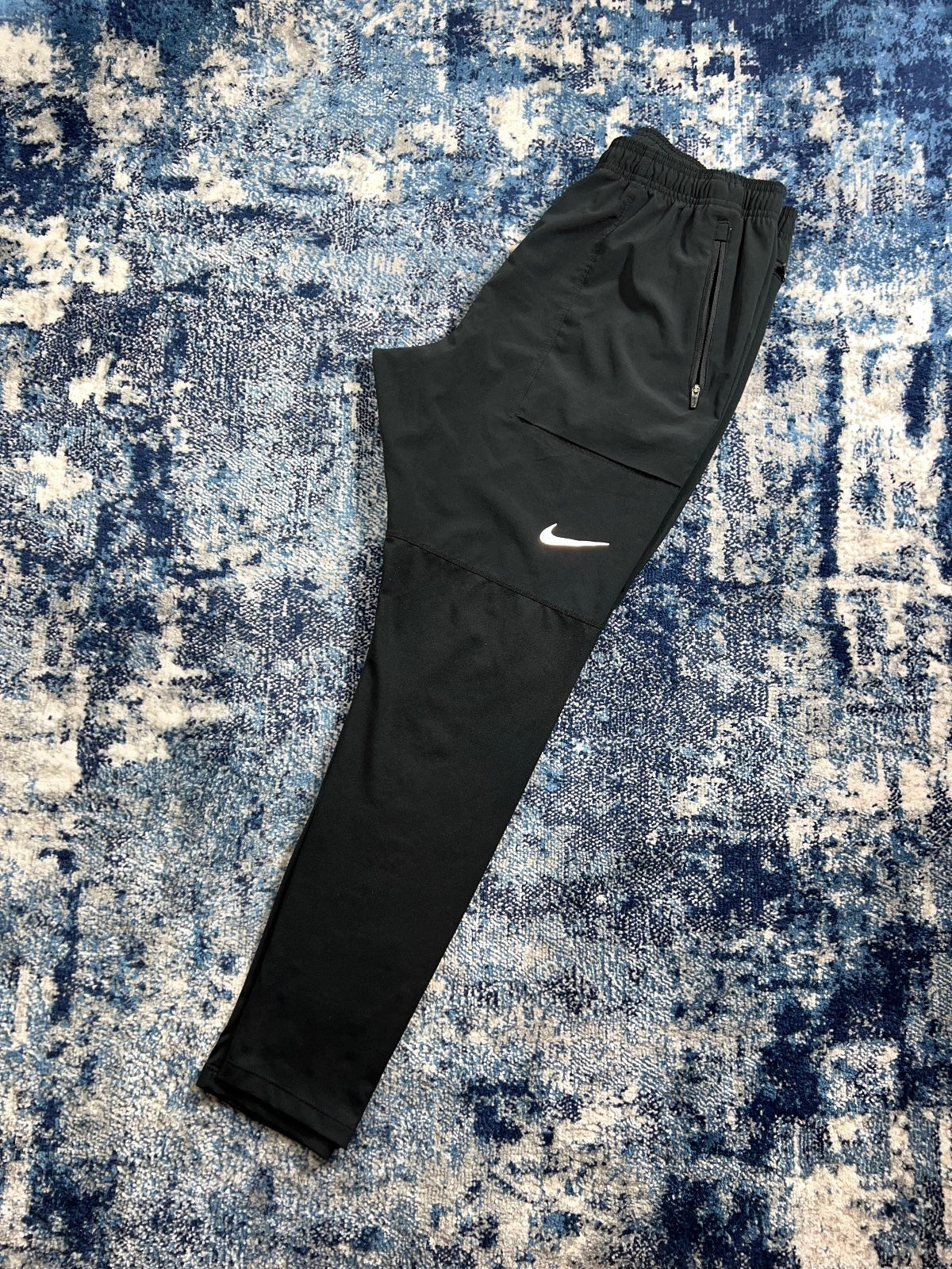 Nike Running Hybrid Tracksuit Bottoms – Black, Men's Large in Black, men's Large – front view
