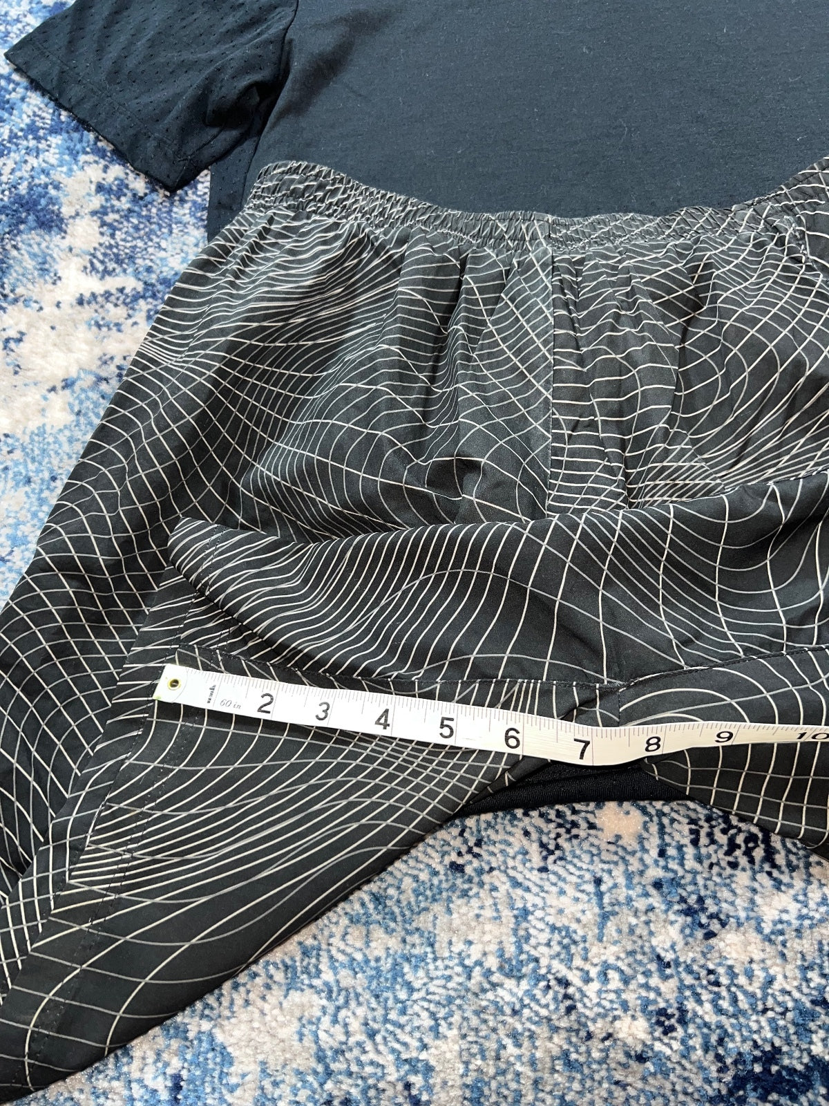 Nike Miler Breathe T Shirt / Challenger Shorts Running Gym Set – Black, Men's Medium in Black, men's Medium – detail view