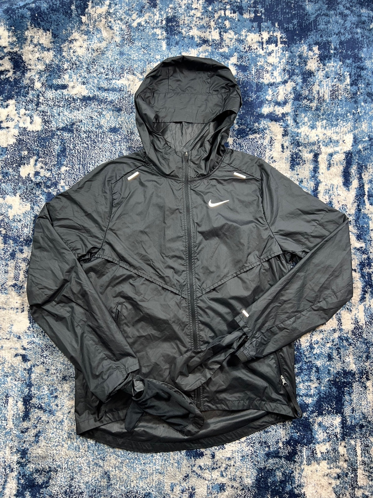 Nike Running Storm Fit Windrunner Jacket – Black, Men's Small in Black, men's Small – front view