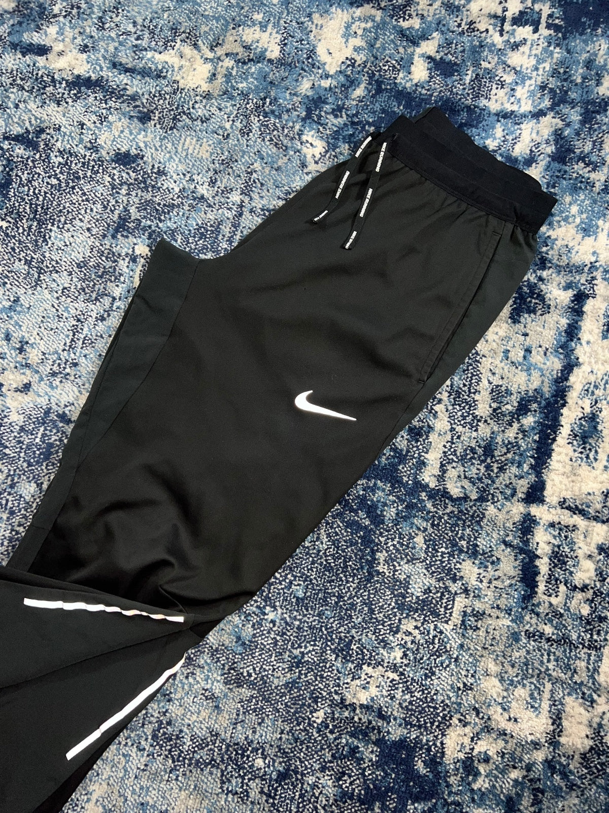 Nike Shield Running Phenom Elite Tracksuit Bottoms – Black, Men's Medium in Black, men's Medium – detail view