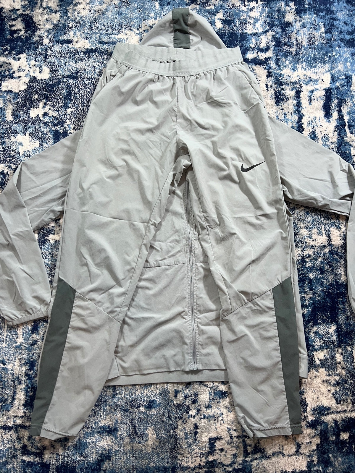 Nike Pro Vent Max Training Tracksuit Set – Gray, Men's Medium in Gray, men's Medium – detail view