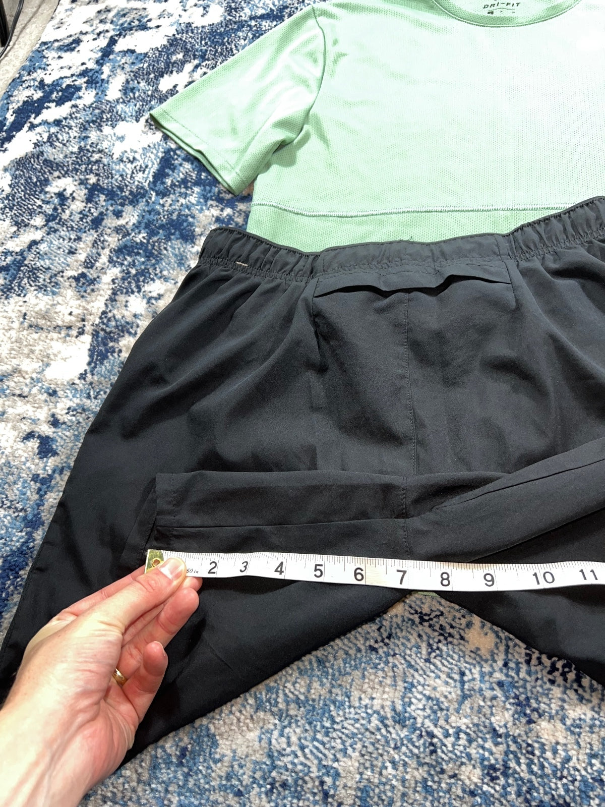 Nike Miler Breathe T Shirt / Challenger Shorts Gym Set – Green, Men's Small in Green, men's Small – detail view