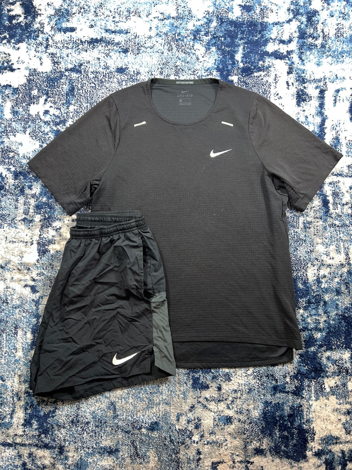 Nike Miler Rise 365 T-Shirt / Challenger Shorts Set
