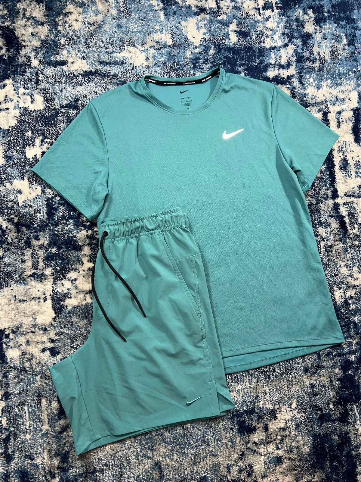Nike Miler T Shirt / Unlimited Shorts Running Gym Set – Teal Green, Men's Medium in Teal Green, men's Medium – detail view
