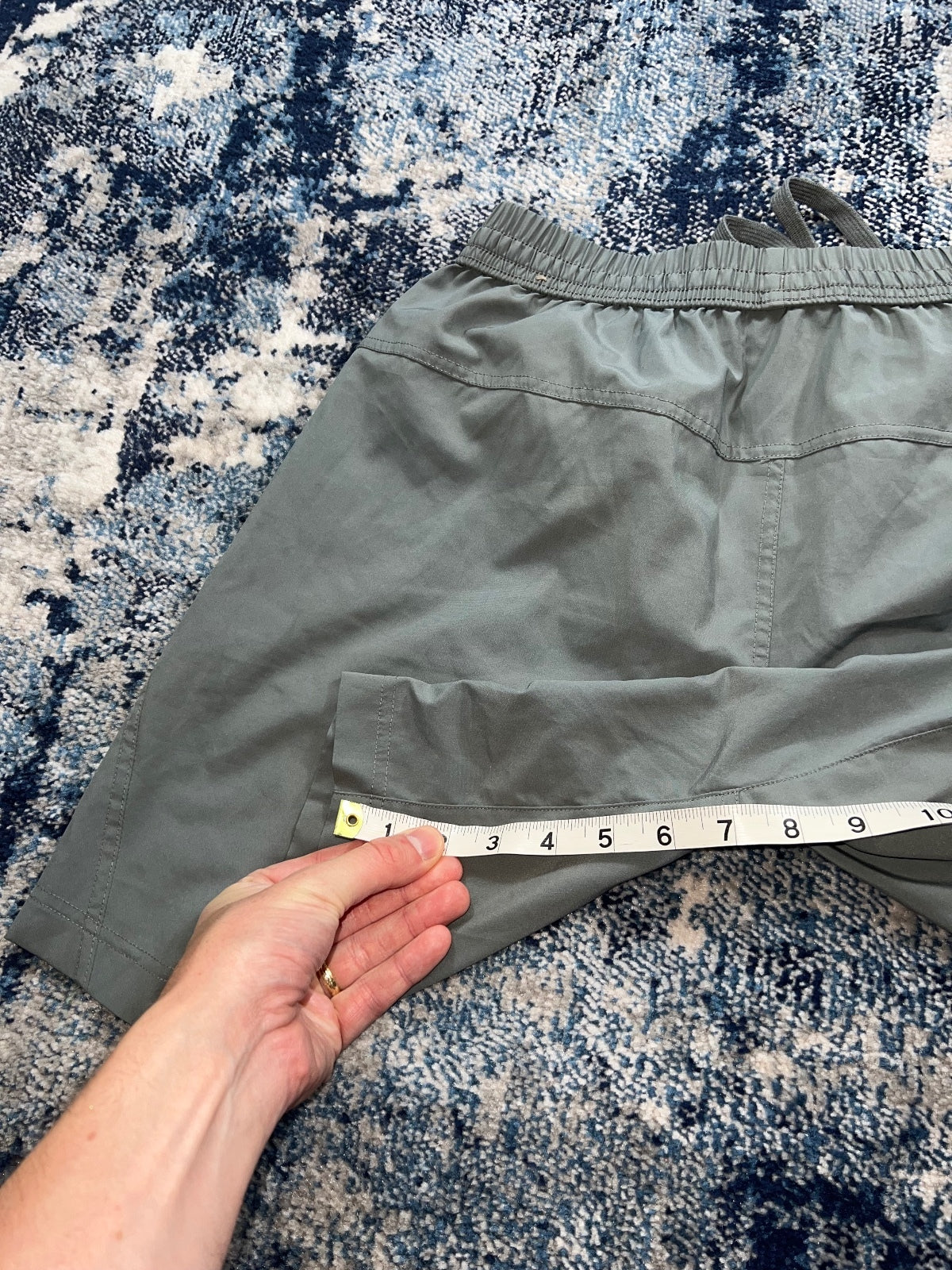 Nike Form Dri Fit Shorts – Gray, Men's Small in Gray, men's Small – detail view