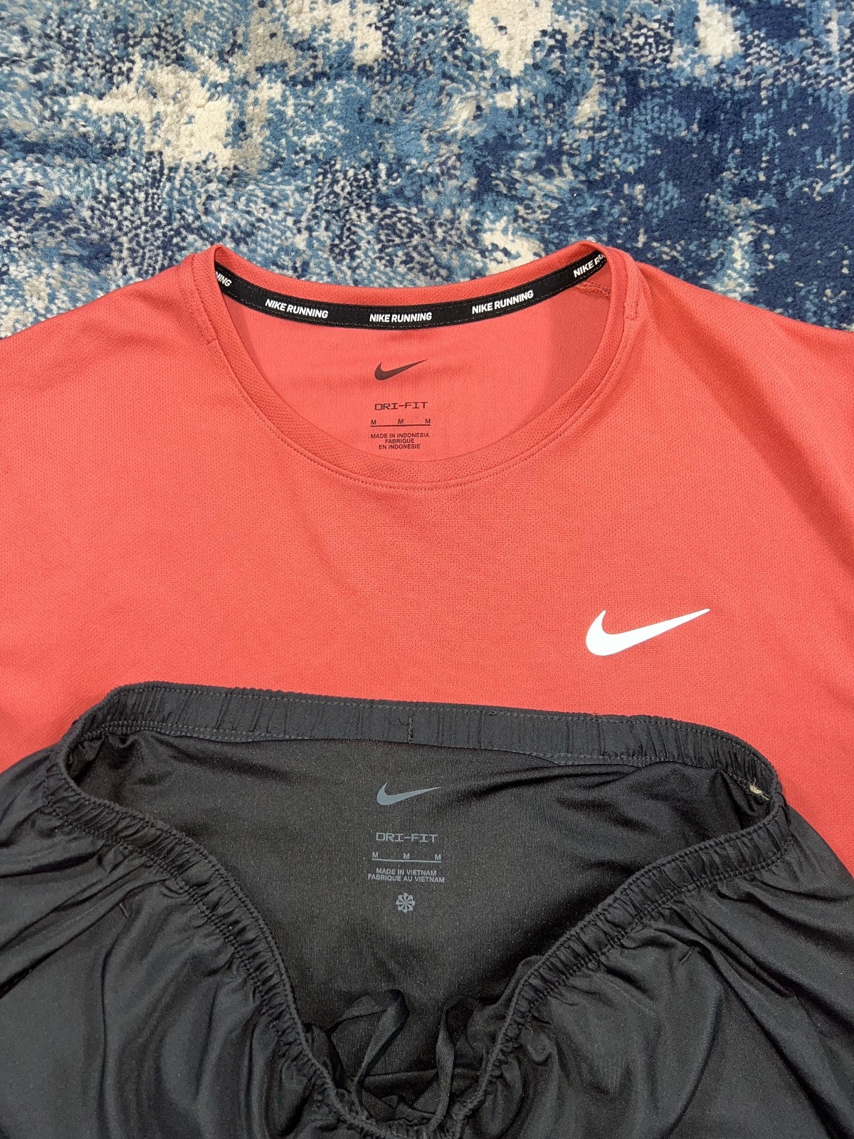 Nike Miler T Shirt / Challenger Shorts Running Gym Set – Red, Men's Medium in Red, men's Medium – detail view