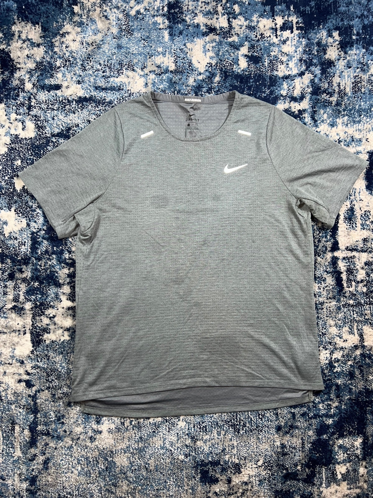 Nike Rise 365 T Shirt – Gray, Men's Large in Gray, men's Large – front view