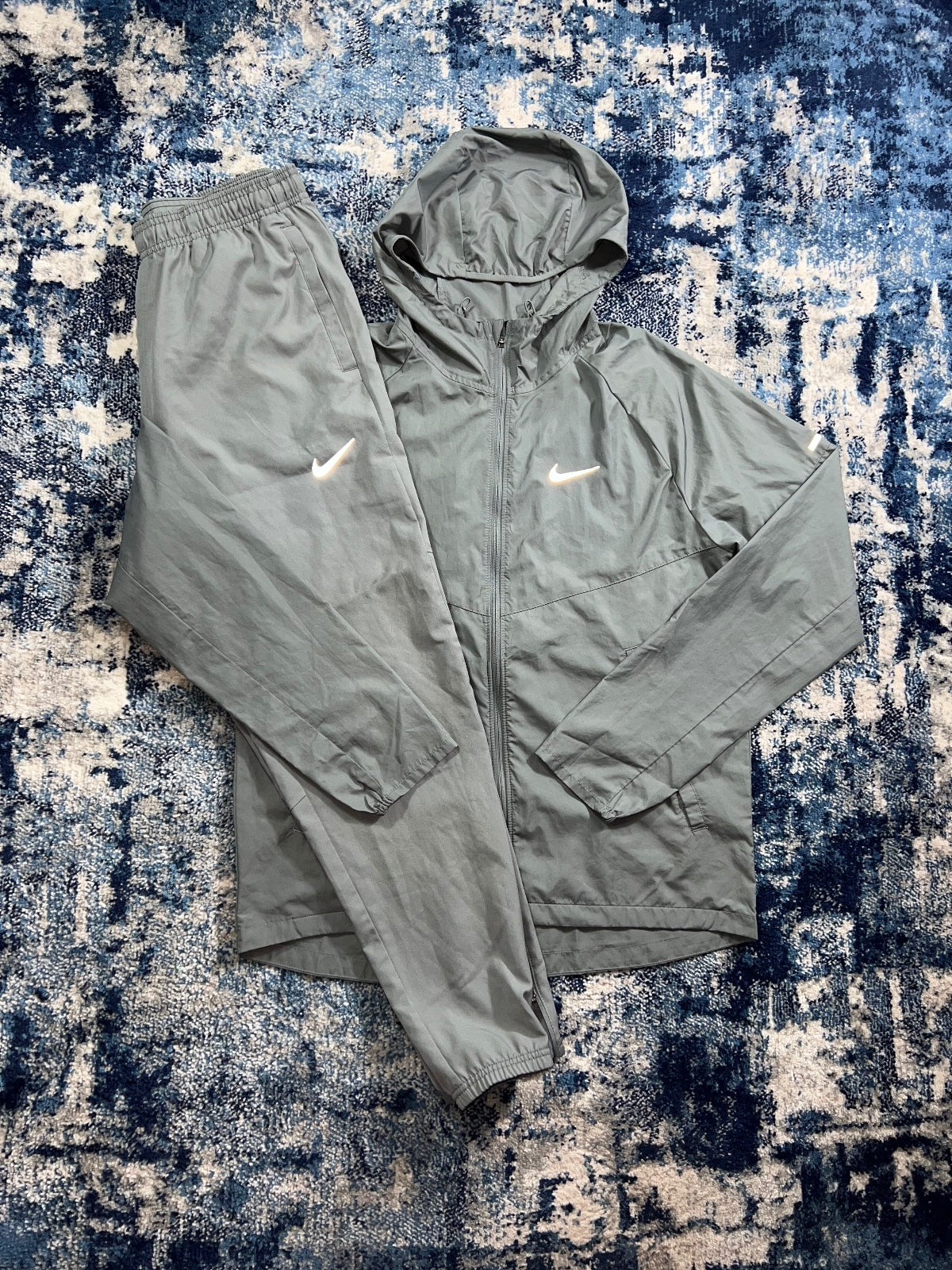 Nike Repel Miler Windrunner men's smoke grey running set, size Small – view 1